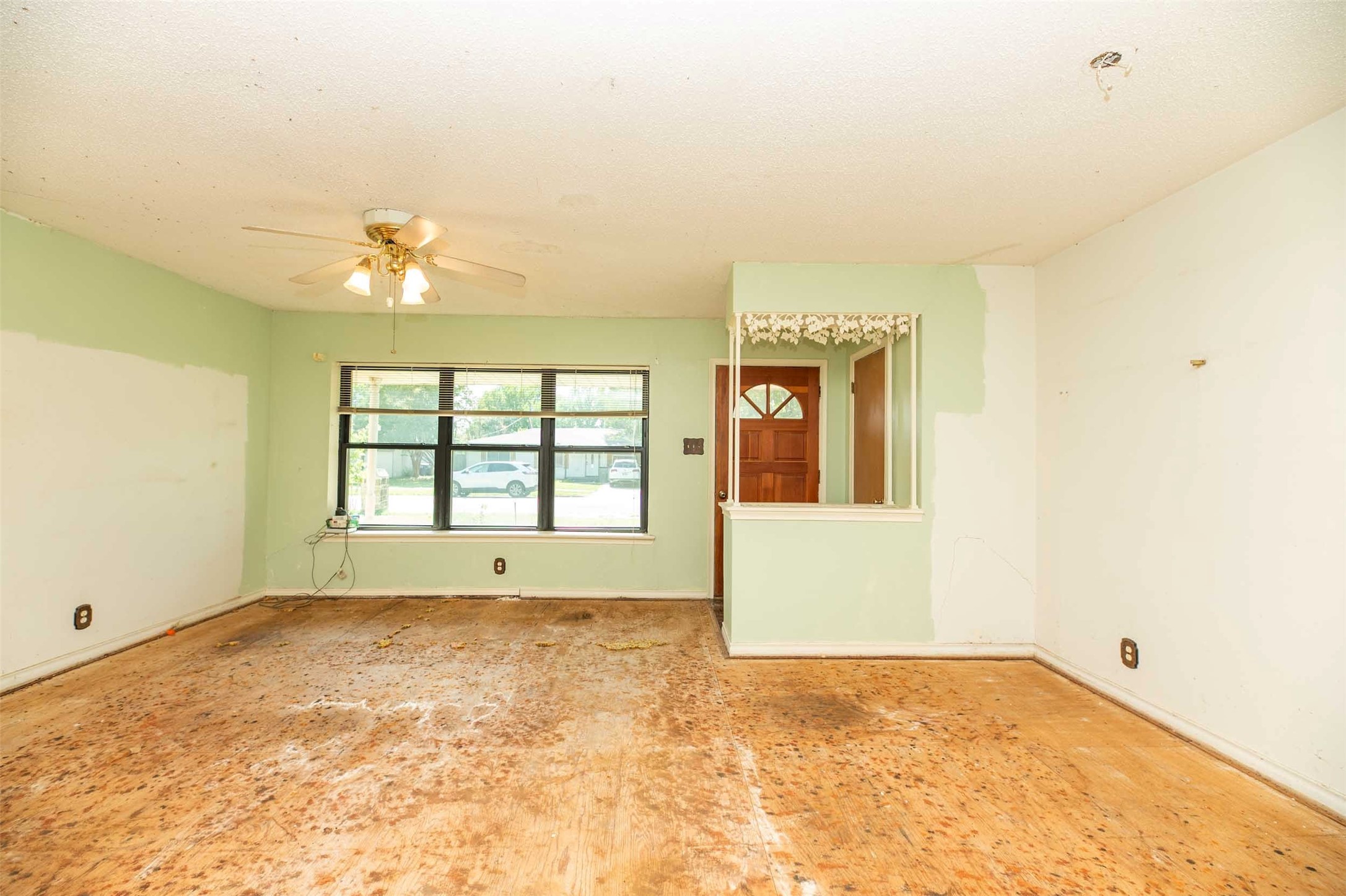 305 S 1st Street