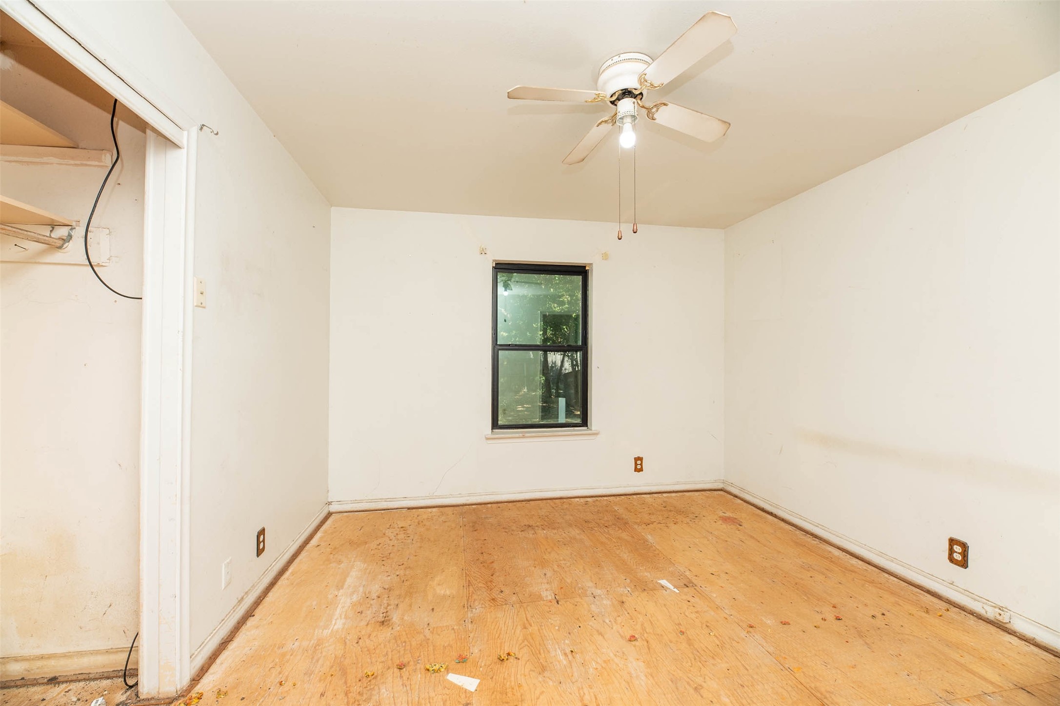 305 S 1st Street
