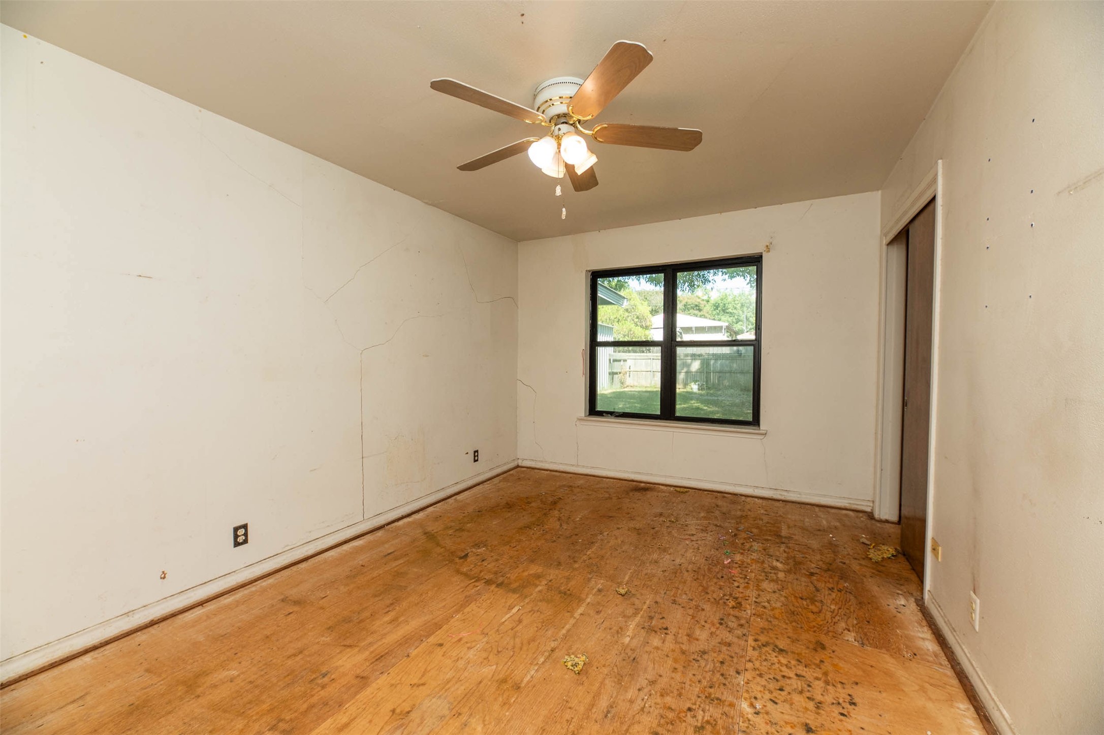 305 S 1st Street