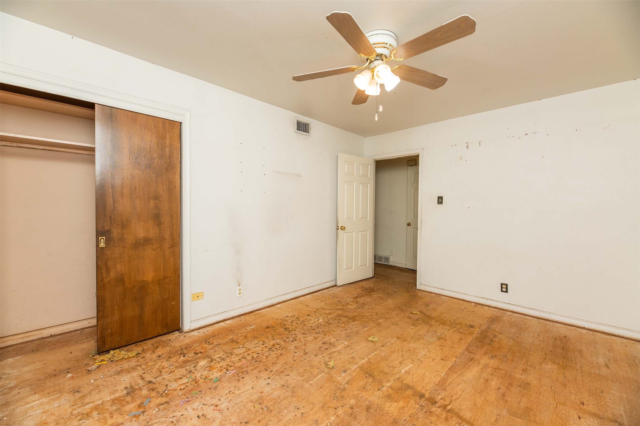 305 S 1st Street