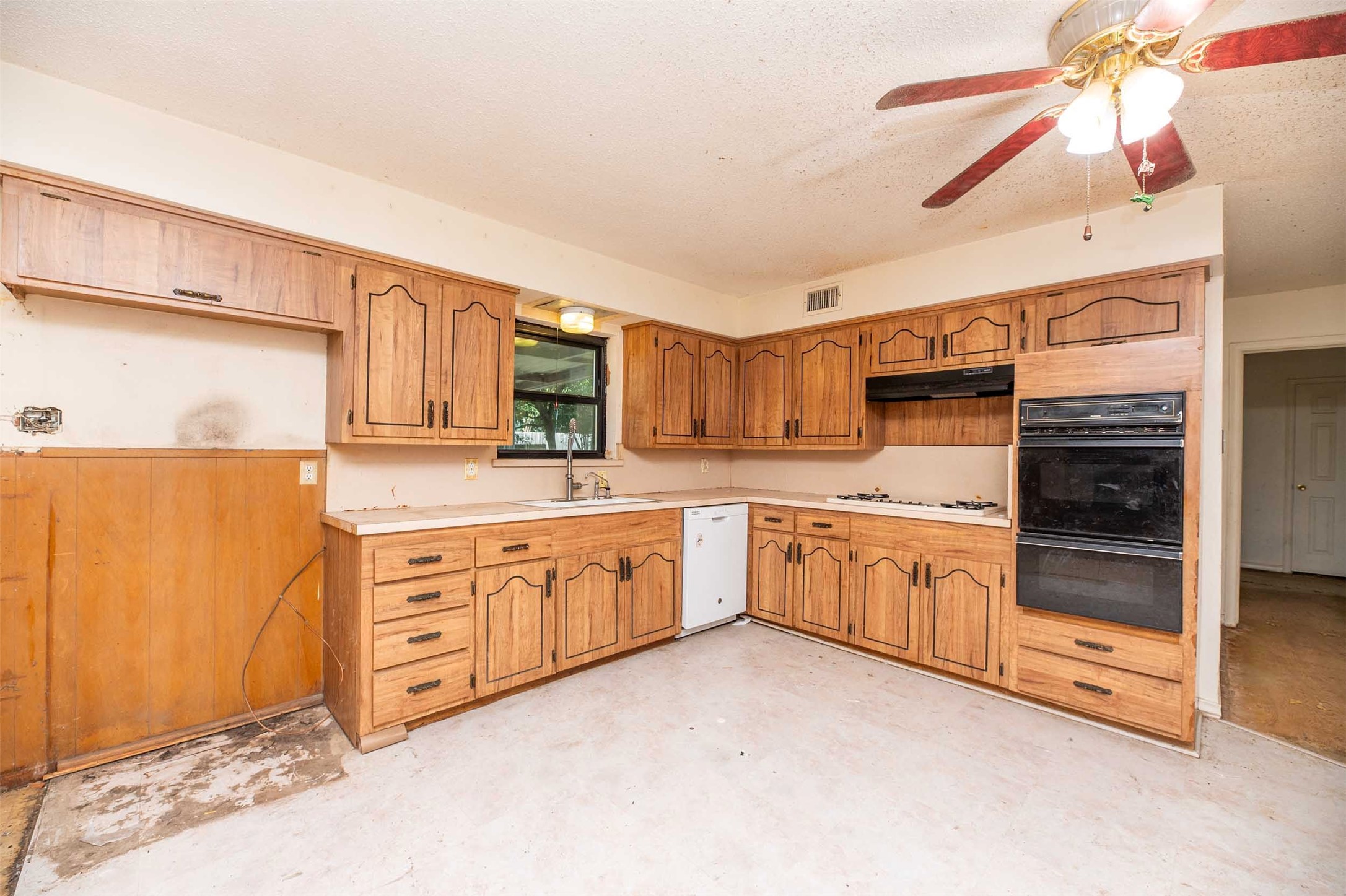 305 S 1st Street