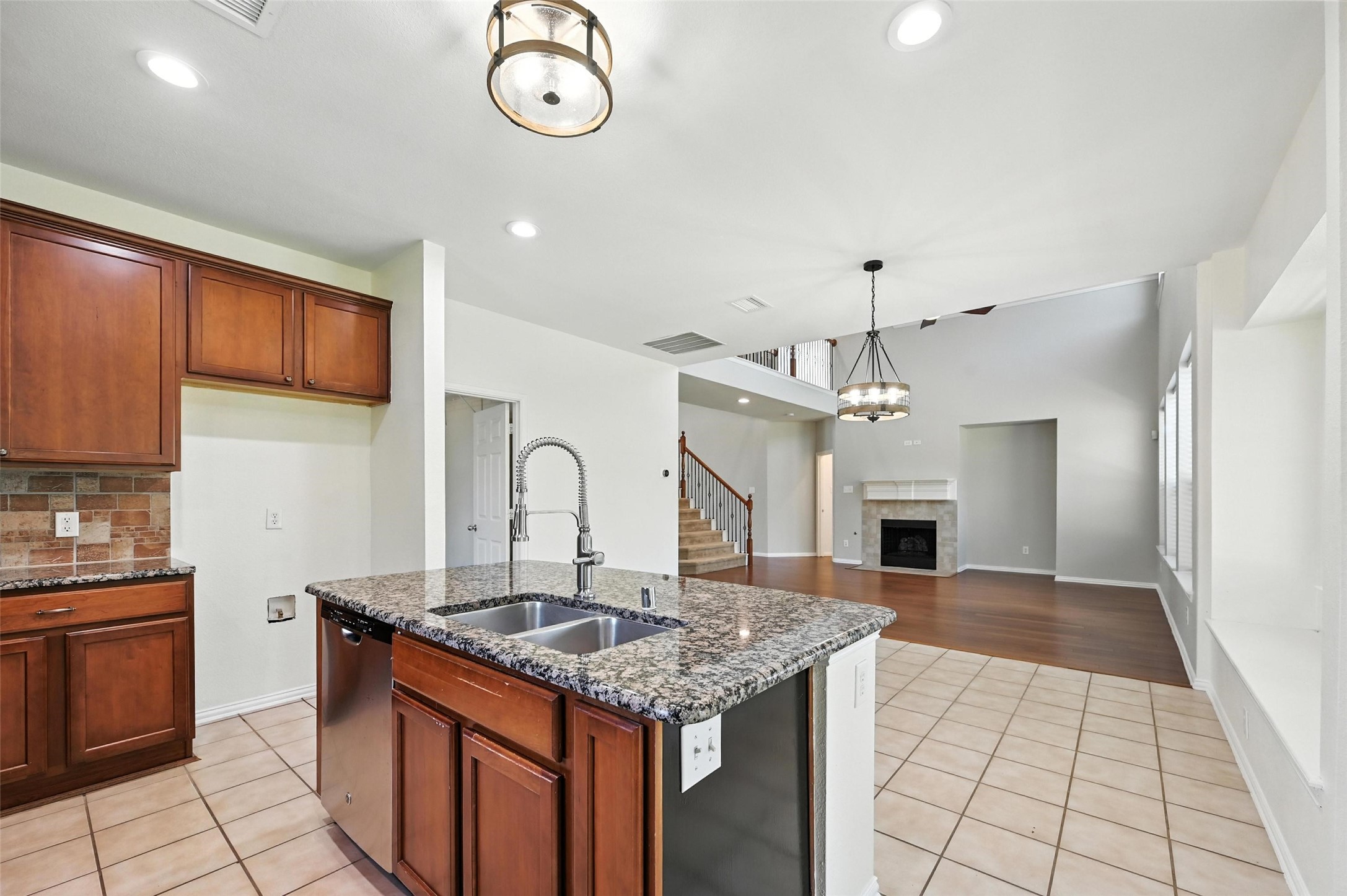 3107 Leesa Court