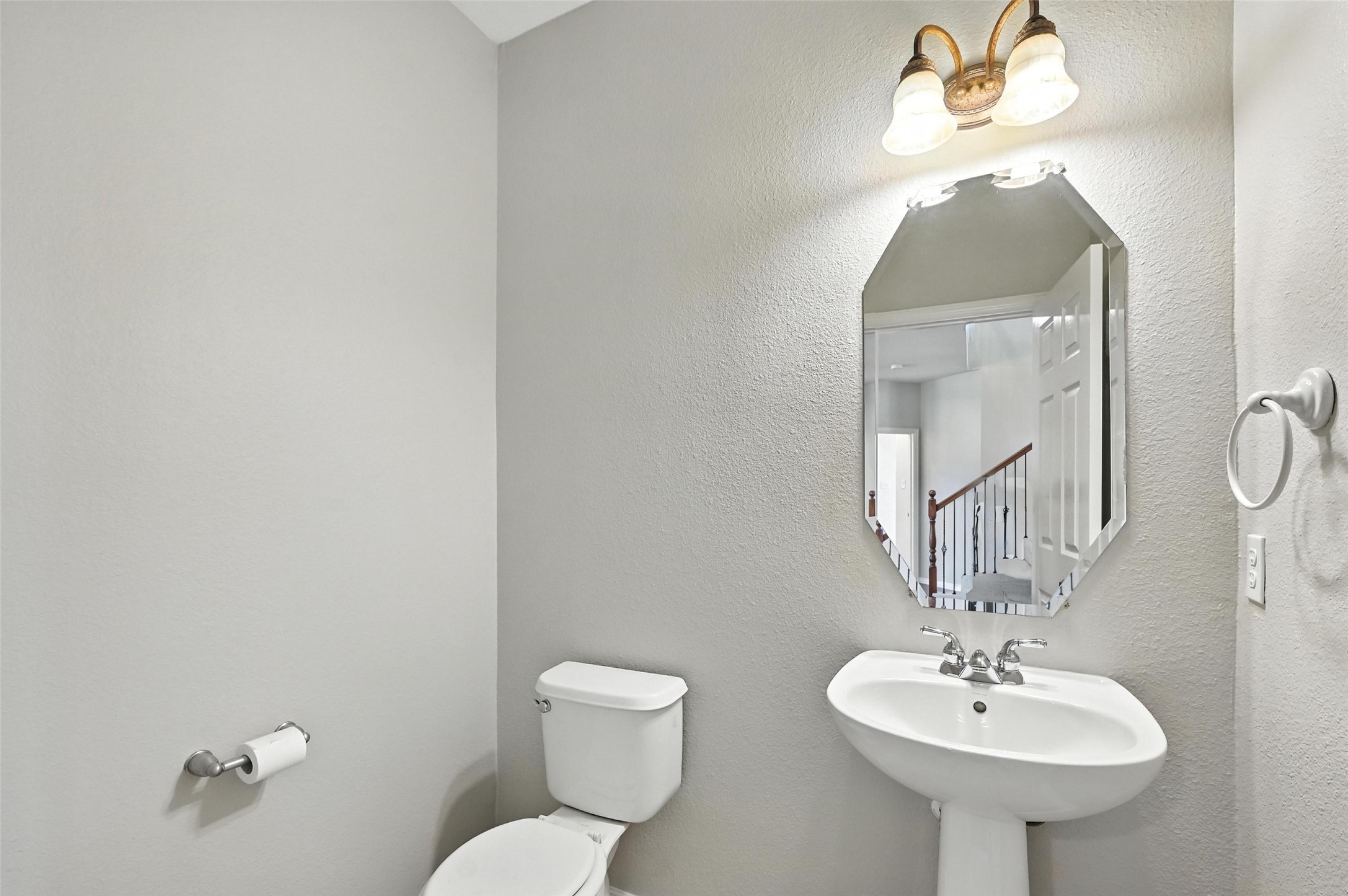 3107 Leesa Court