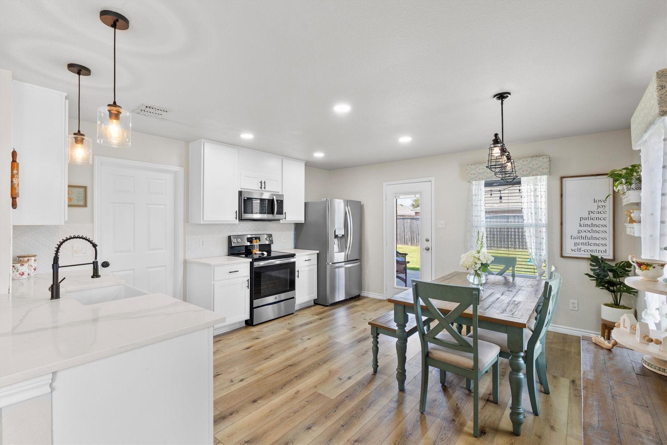 708 Alabaster Way