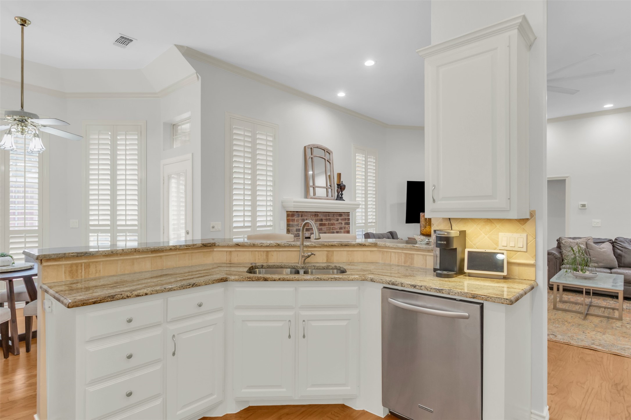 5907 La Cumbre Drive