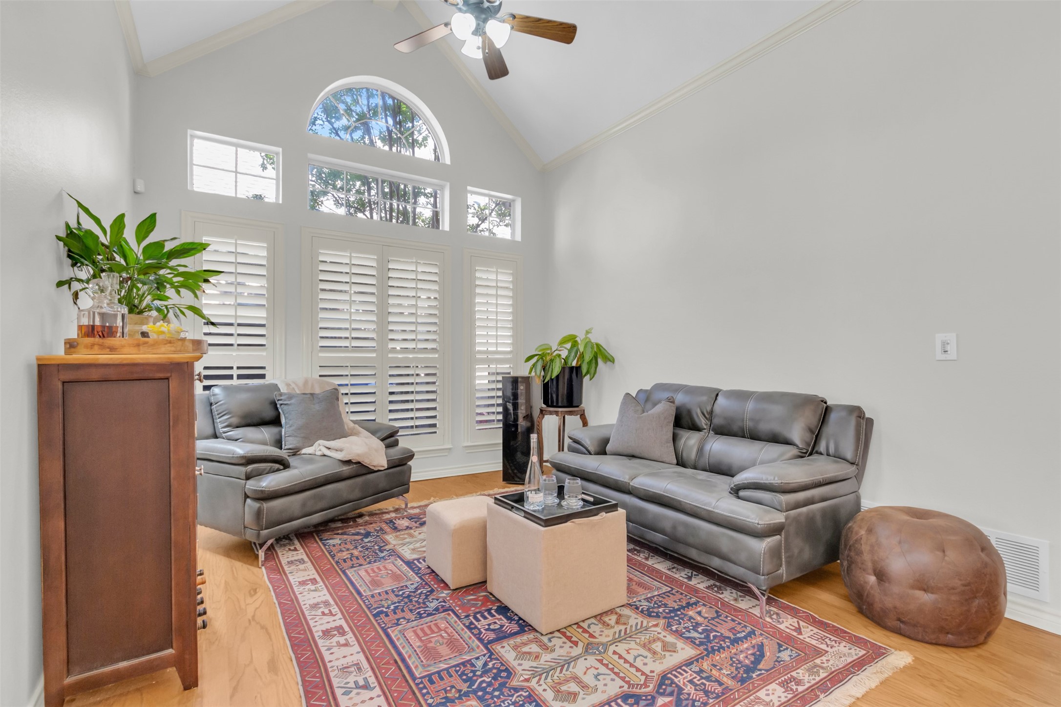 5907 La Cumbre Drive