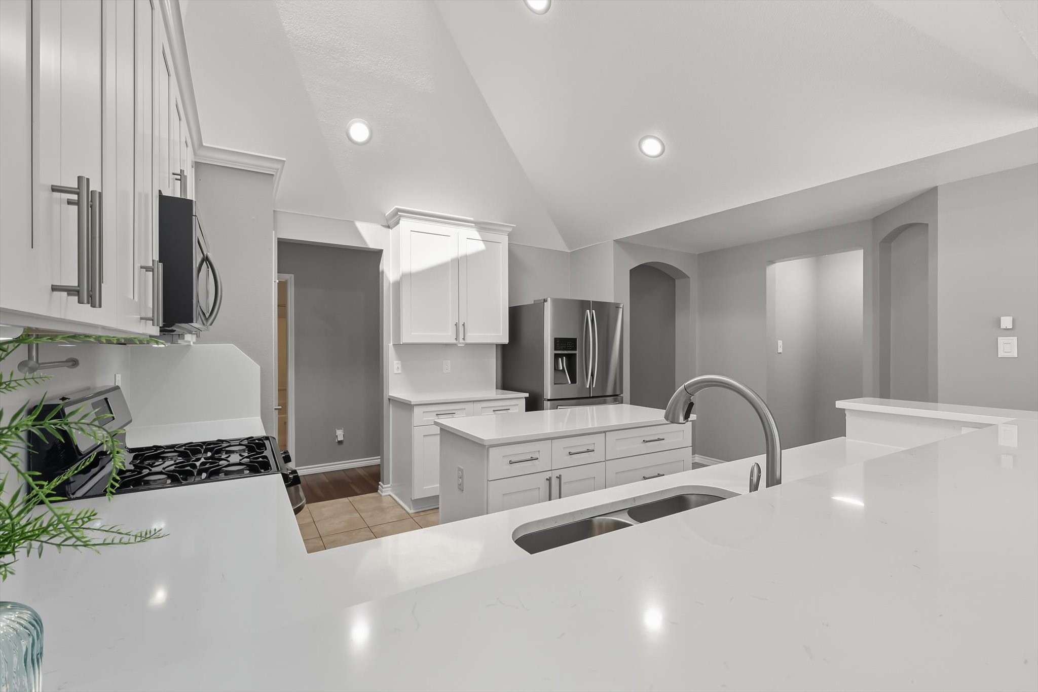 2216 Lilac Circle