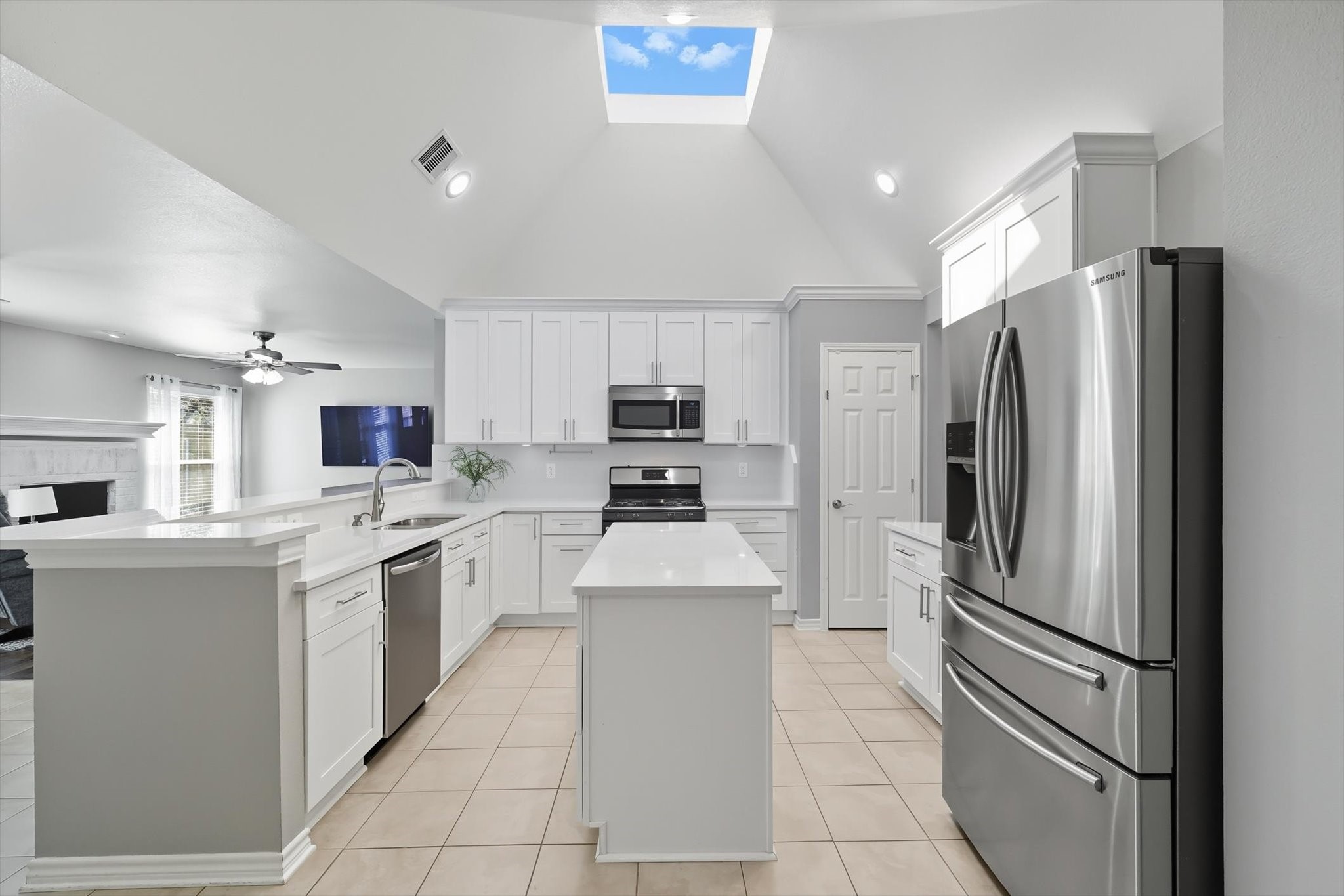 2216 Lilac Circle