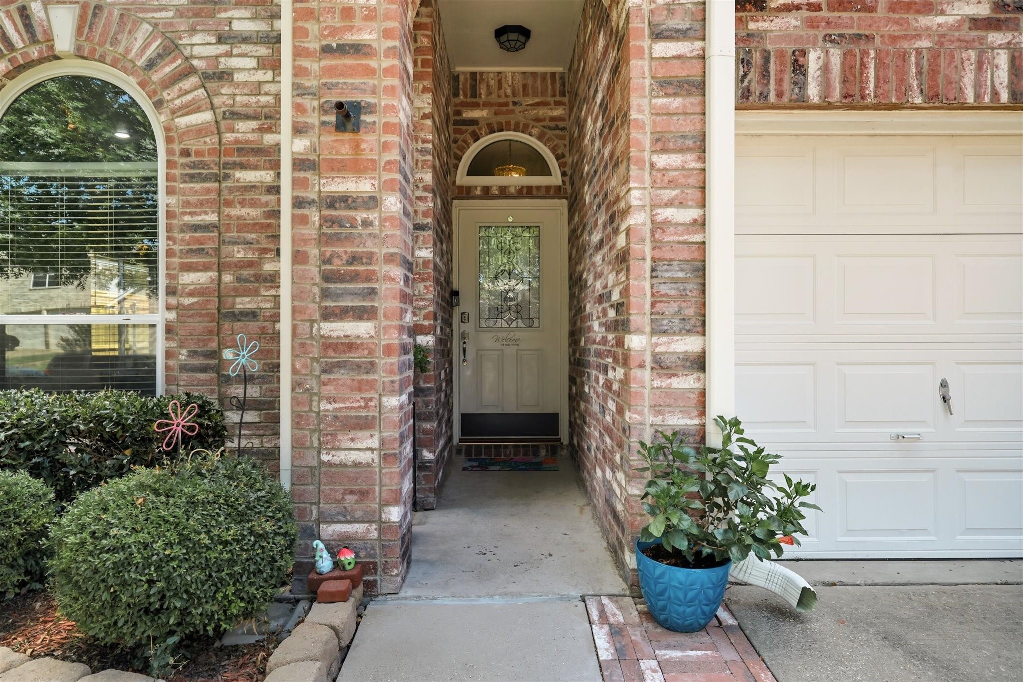 2216 Lilac Circle