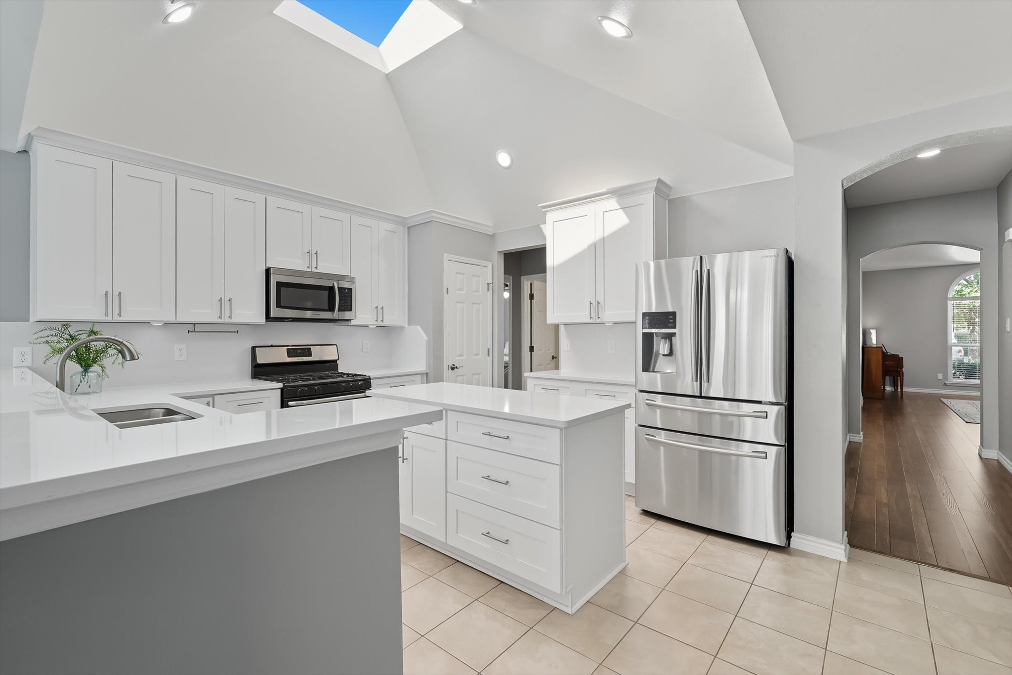 2216 Lilac Circle