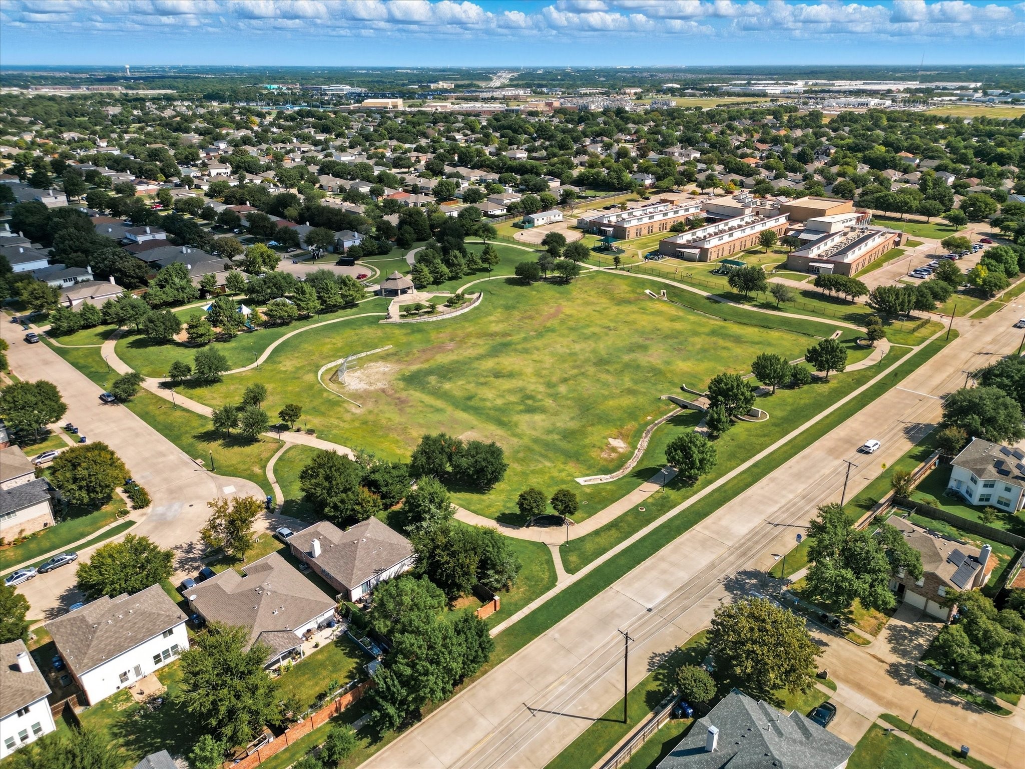 2216 Lilac Circle