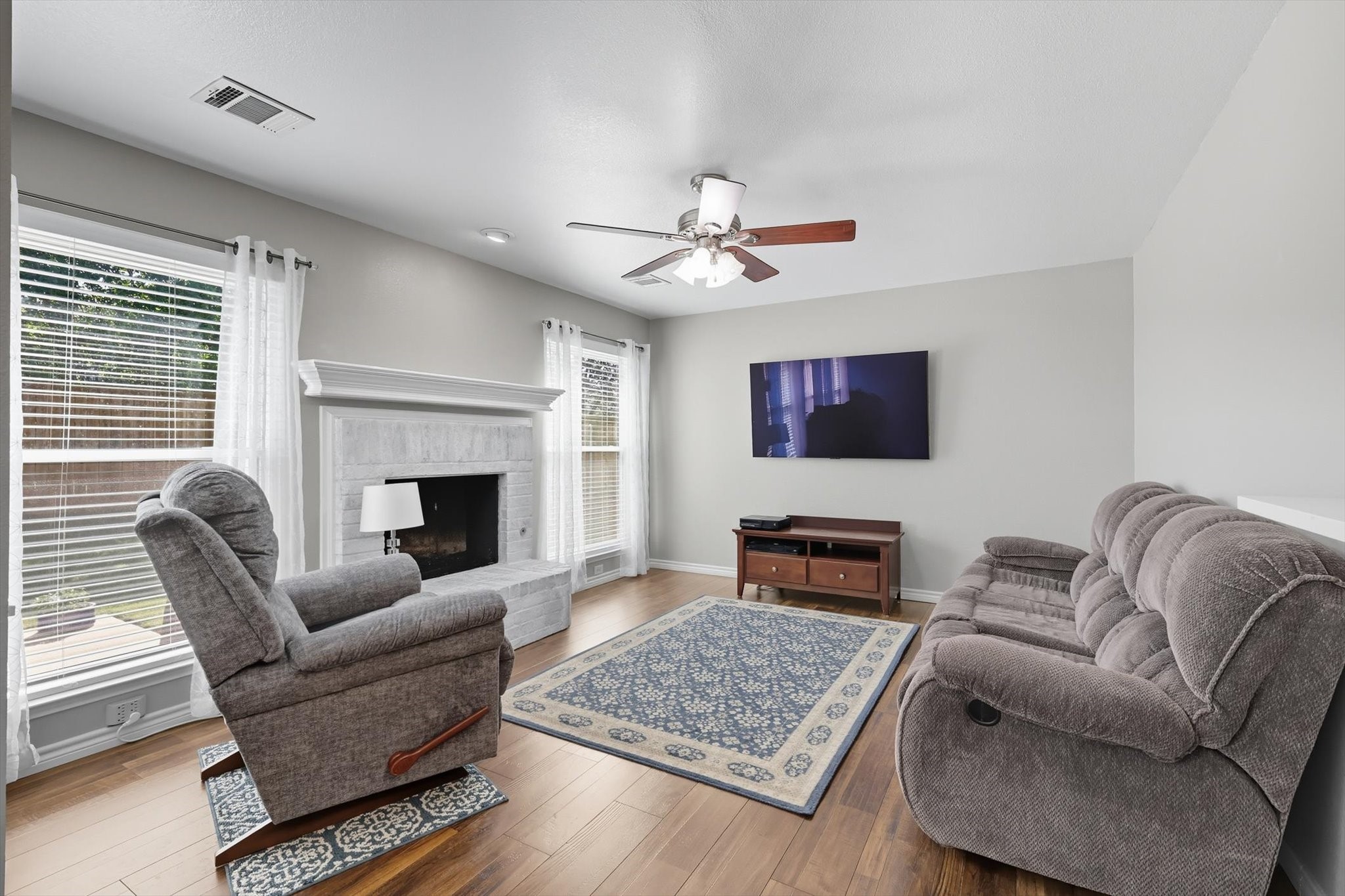 2216 Lilac Circle