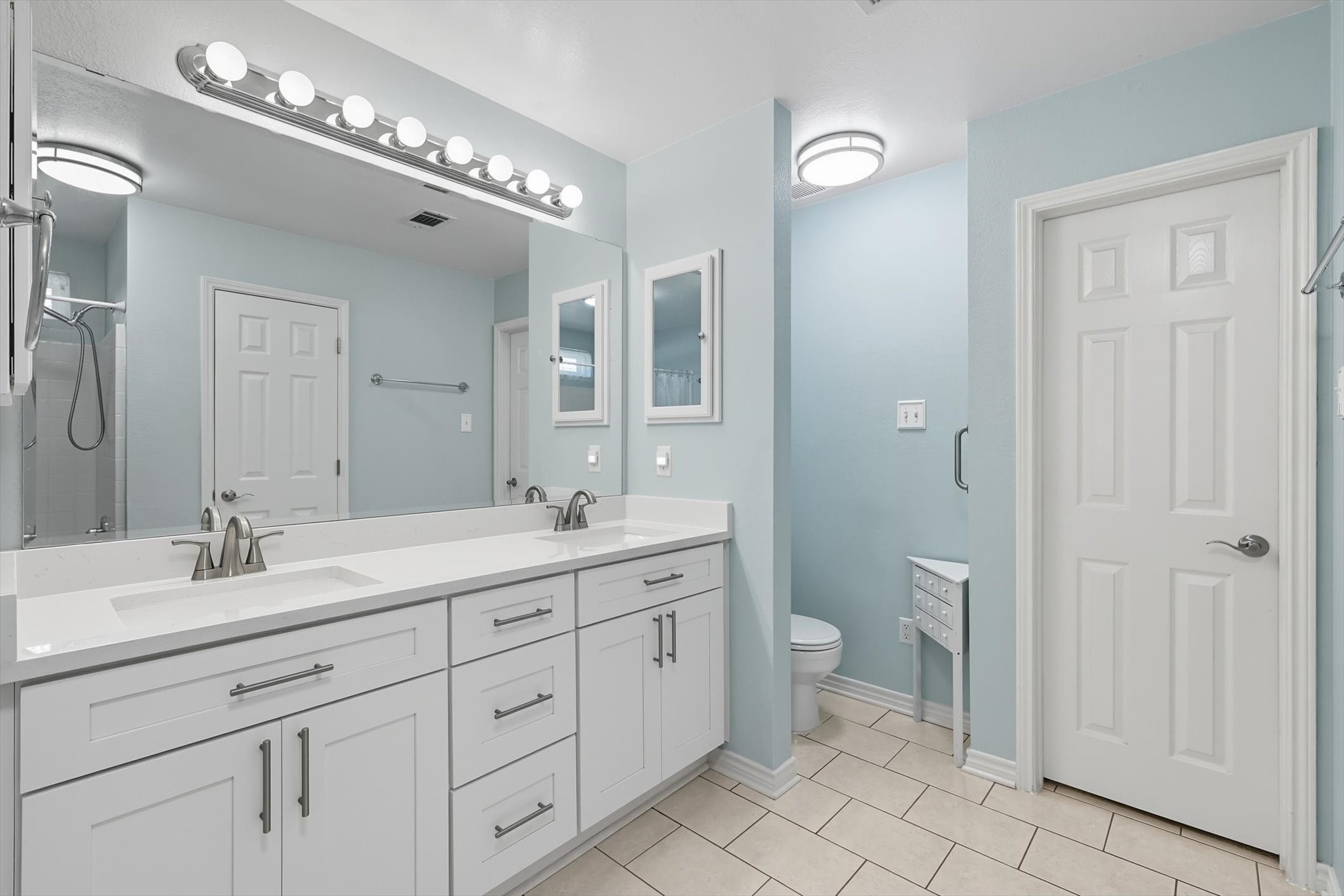 2216 Lilac Circle