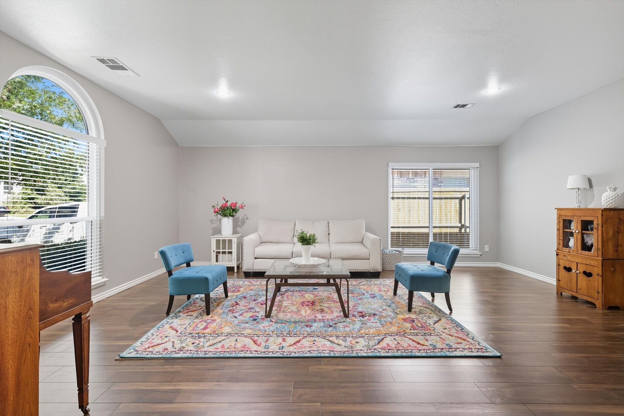 2216 Lilac Circle