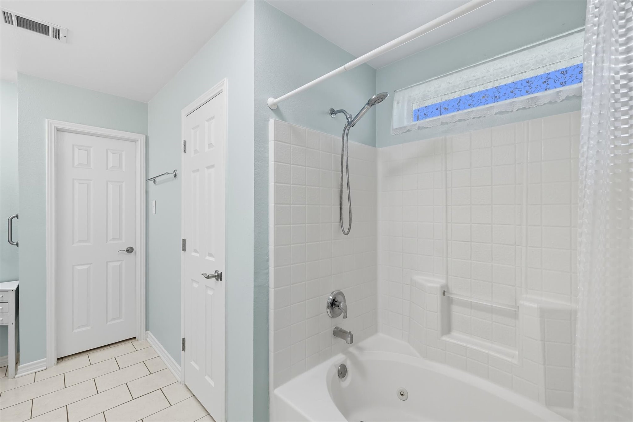 2216 Lilac Circle