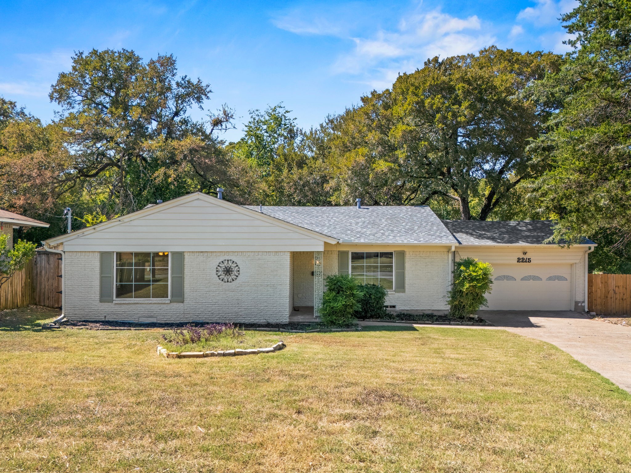 2215 Mack Lane
