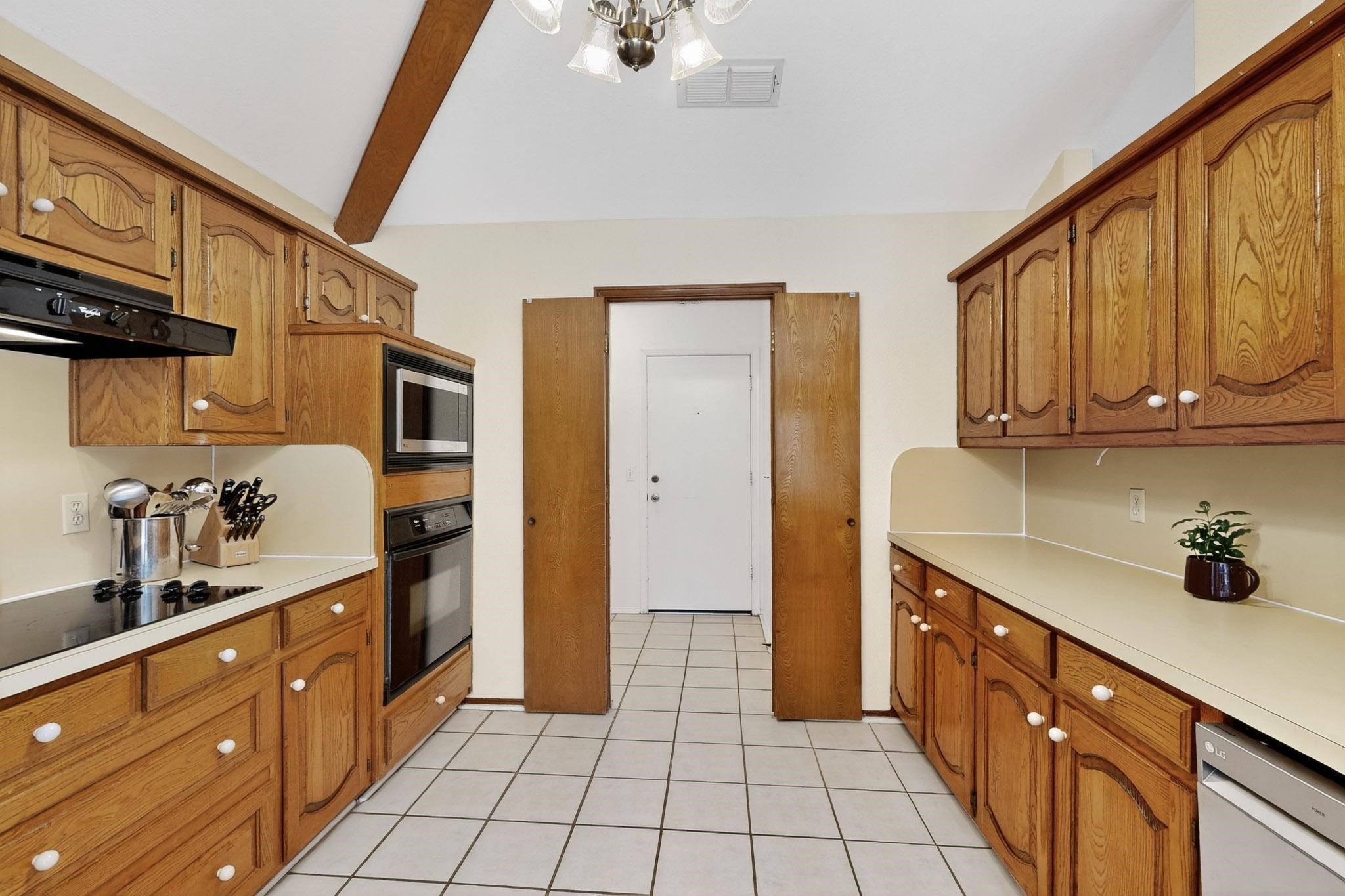 1109 Candlewood Drive