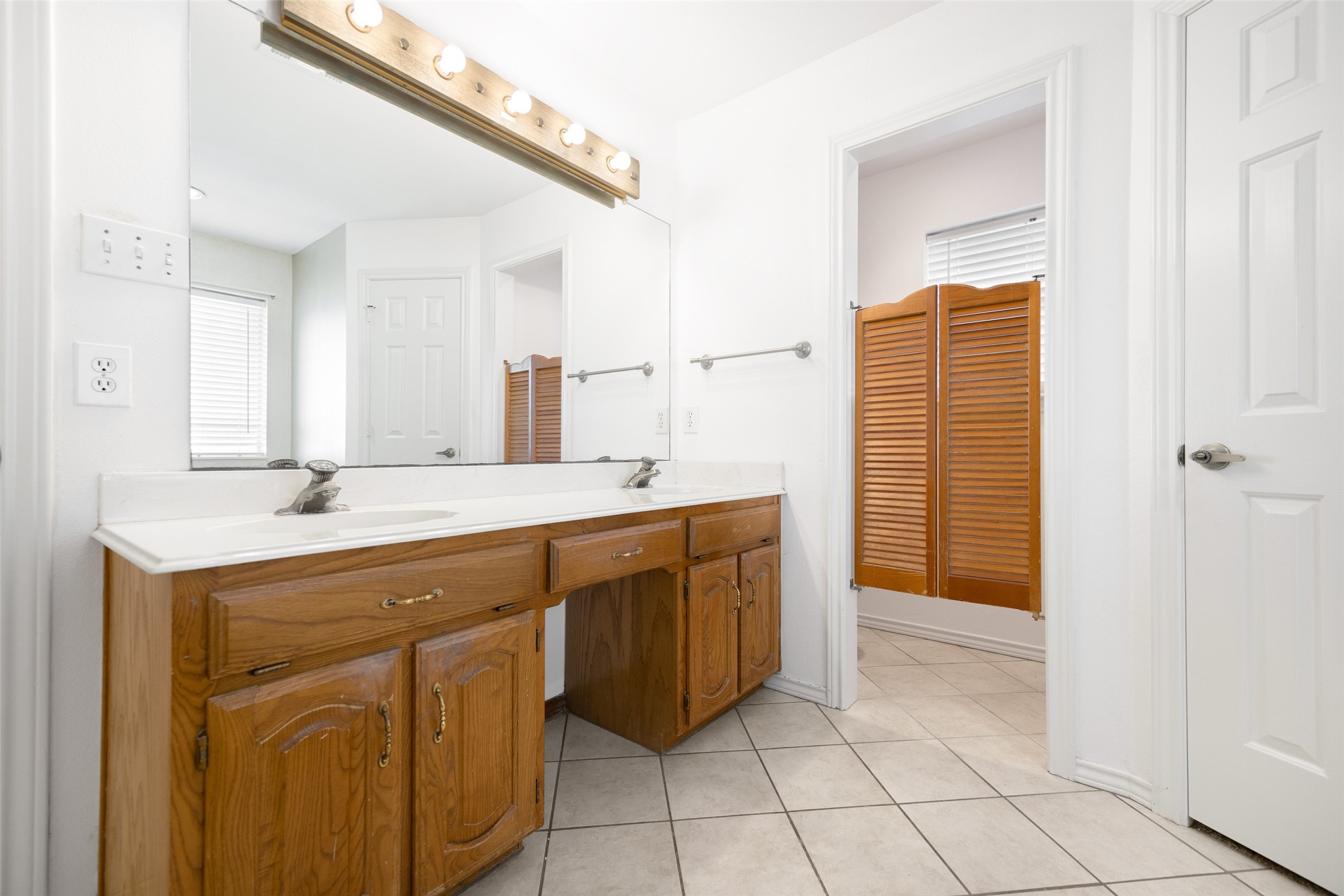 811 Forest Edge Lane