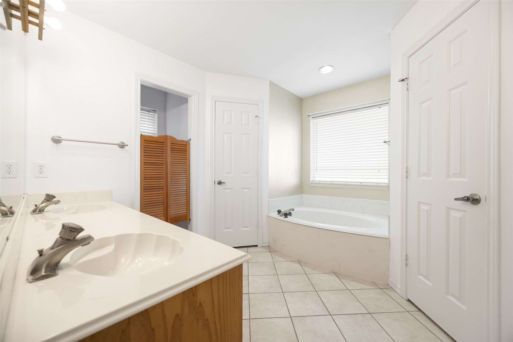 811 Forest Edge Lane