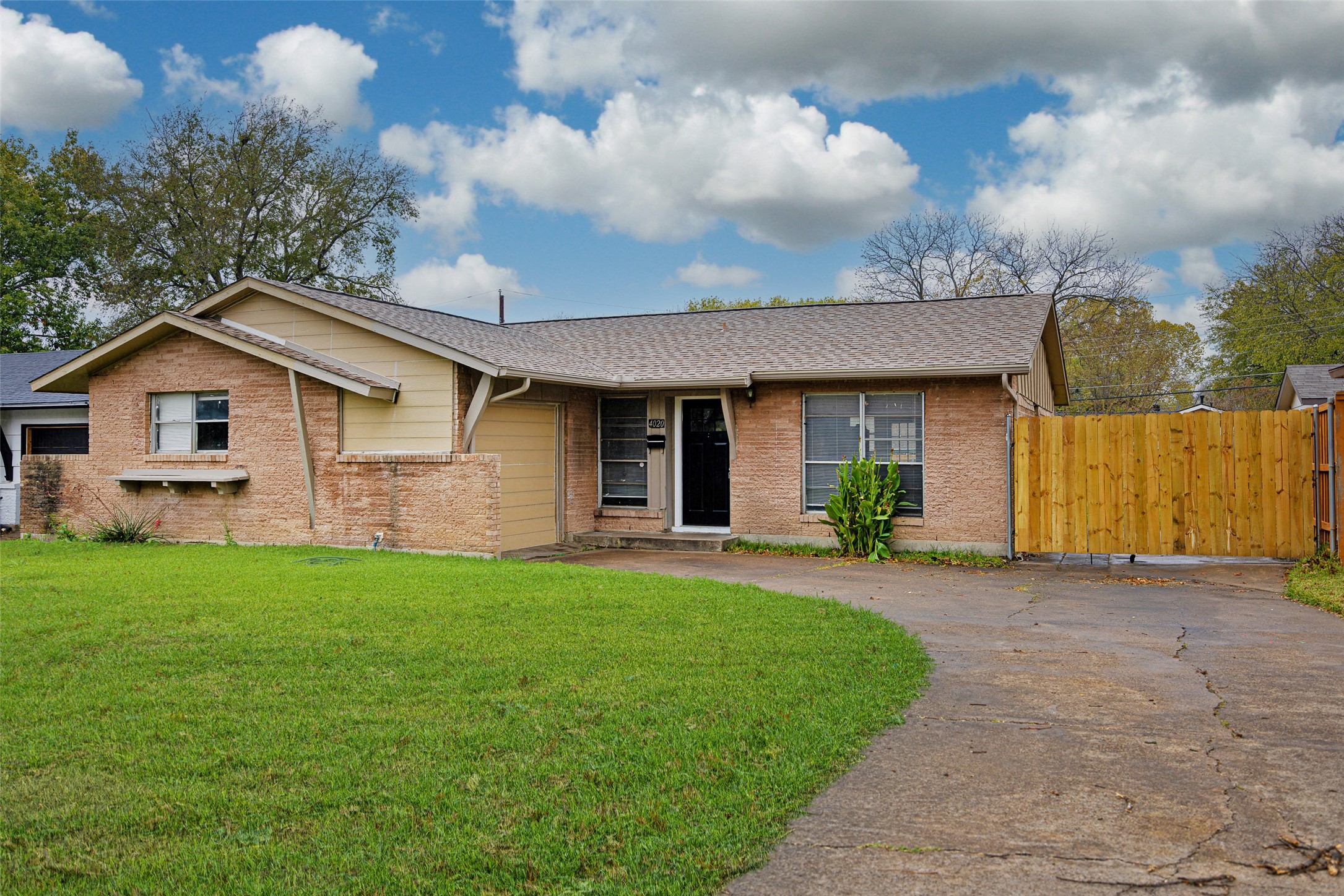 4020 Oleander Trail