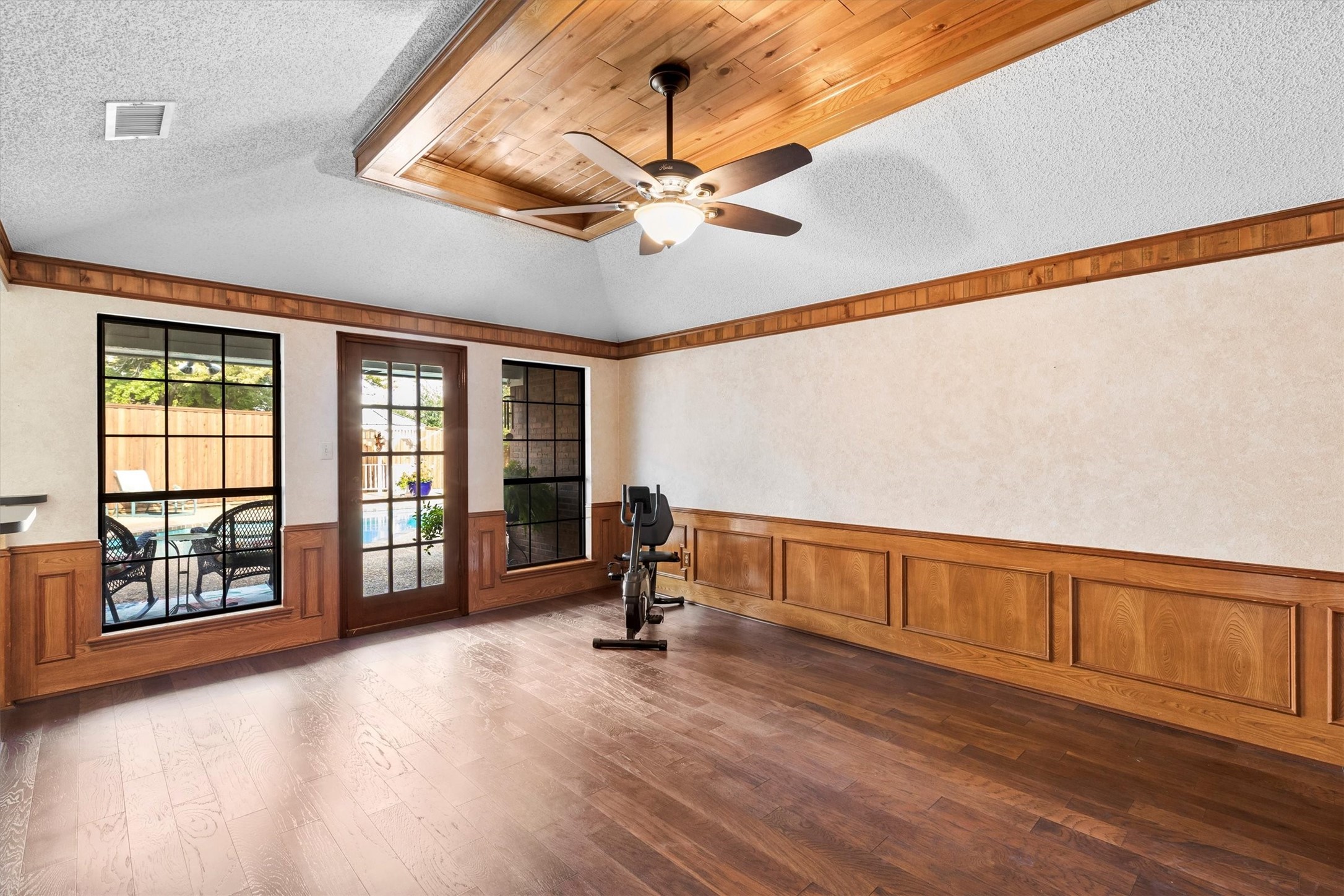 2903 Laguna Court