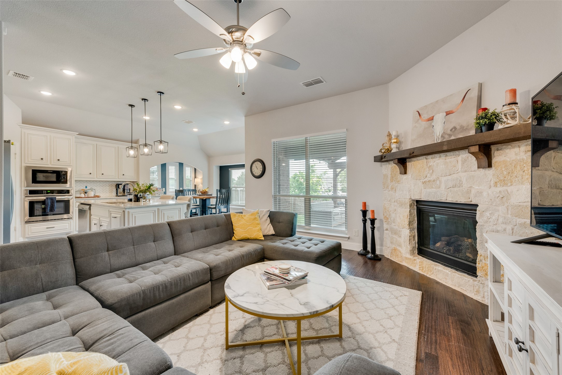 1802 Emerald Vista Boulevard