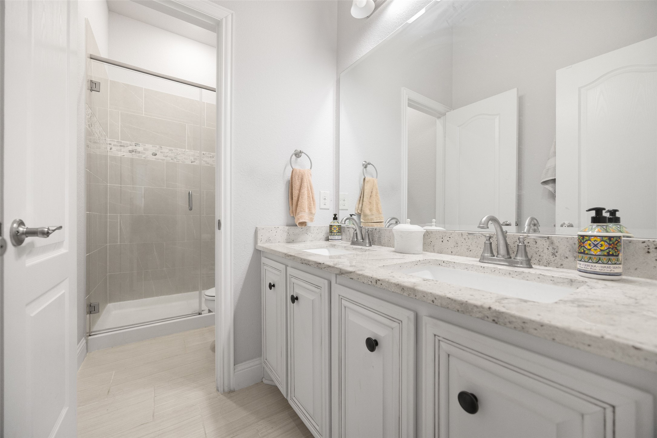 1802 Emerald Vista Boulevard