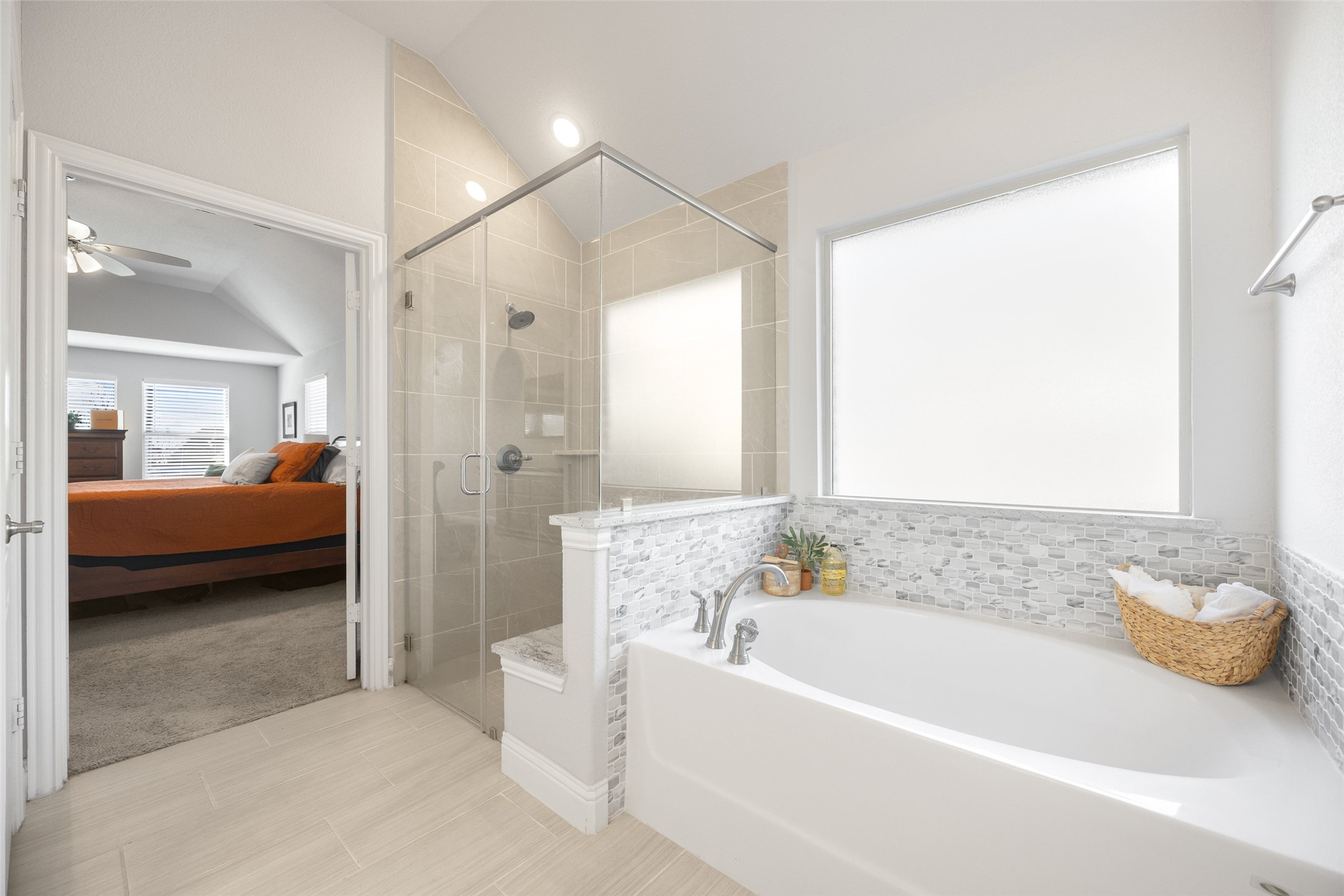 1802 Emerald Vista Boulevard