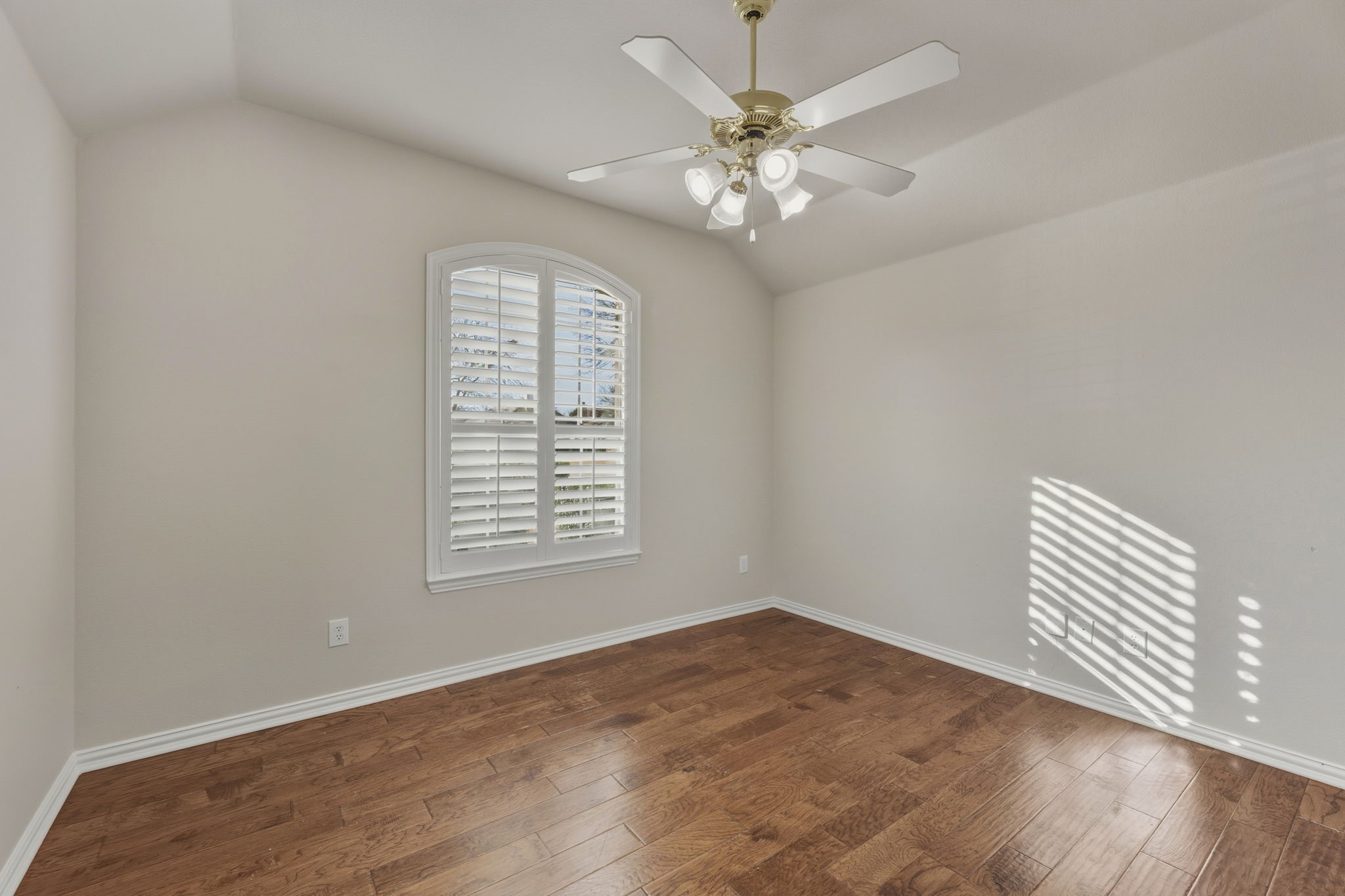 932 Winged Foot Drive