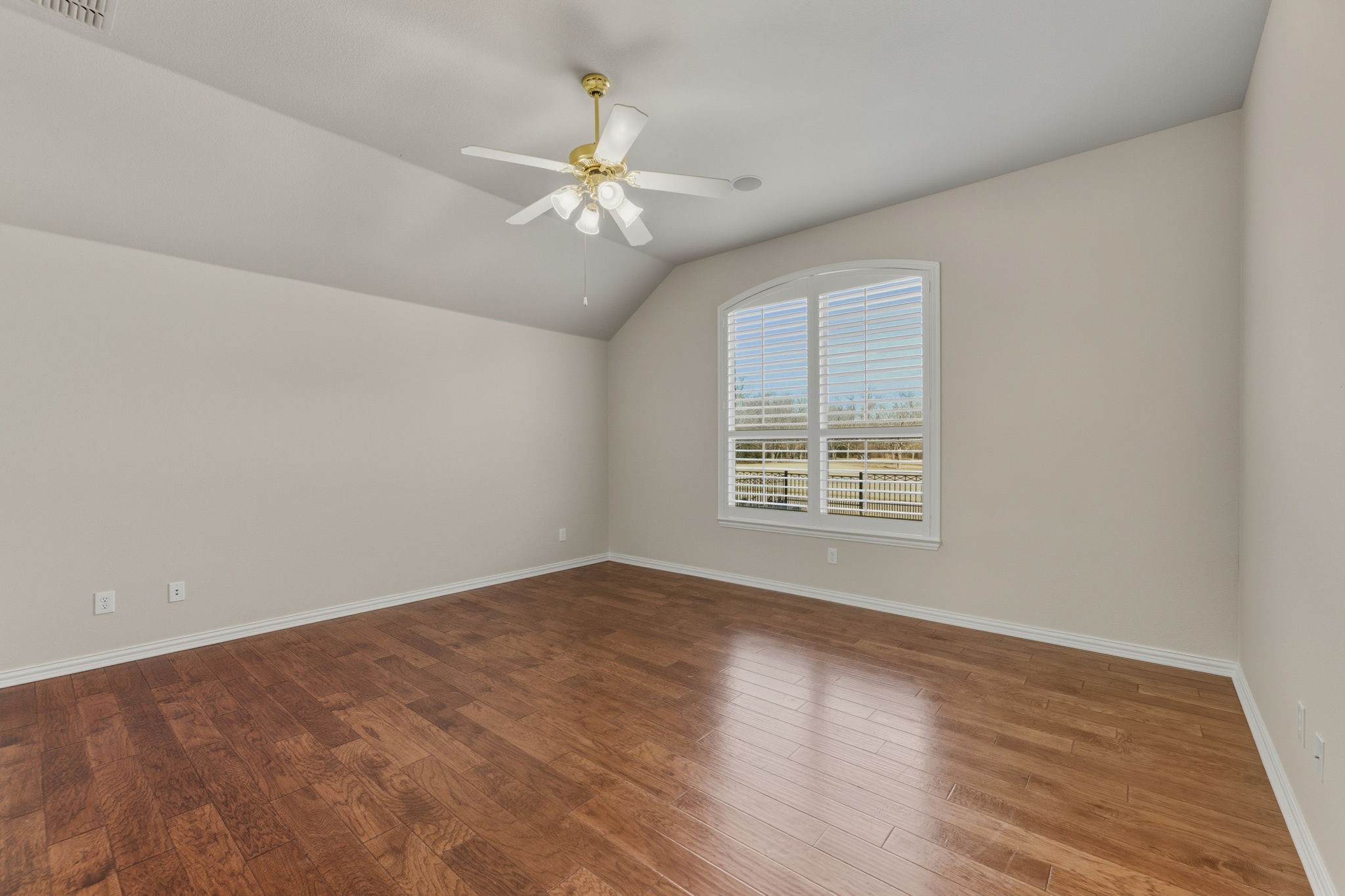 932 Winged Foot Drive