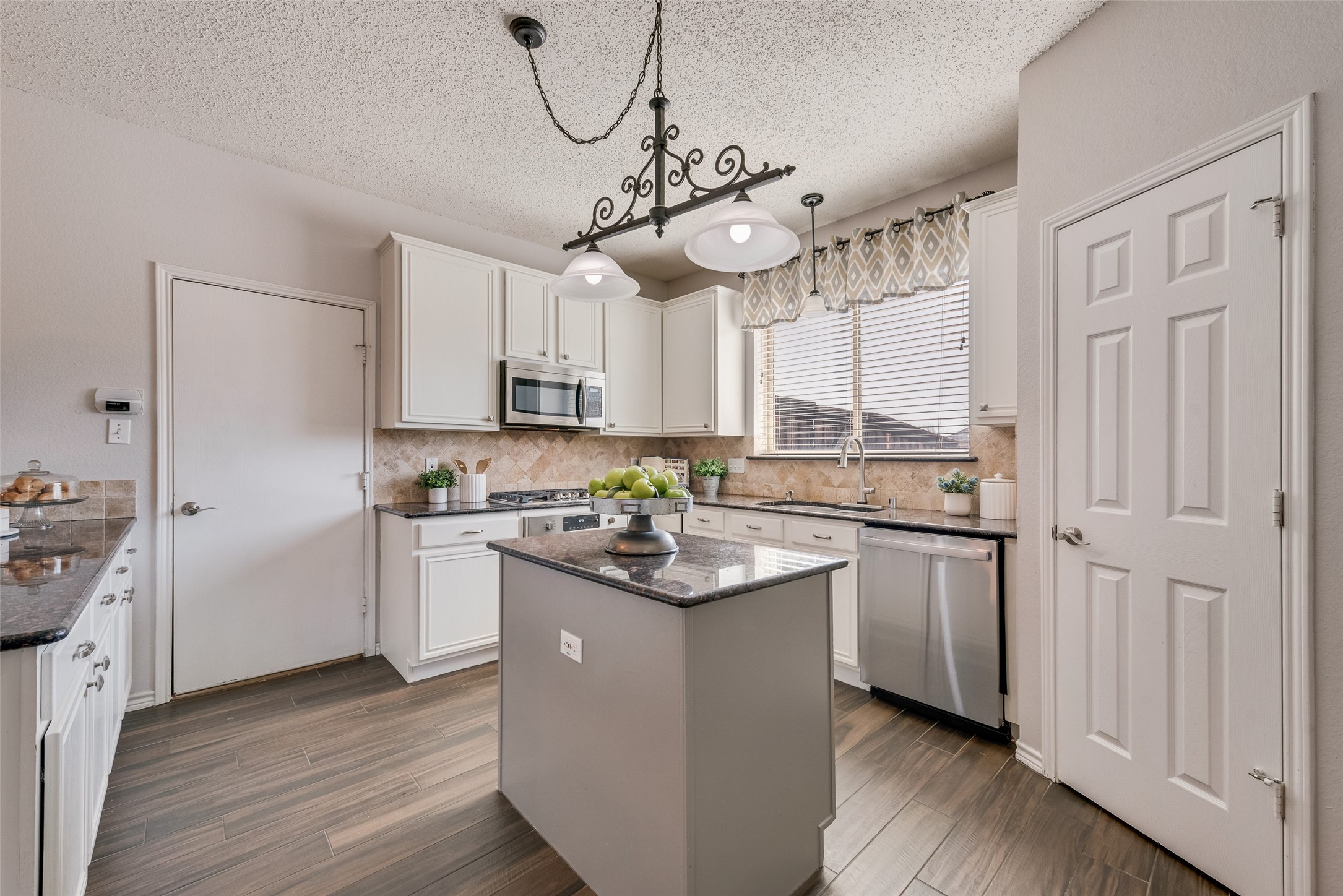 1201 Christopher Lane