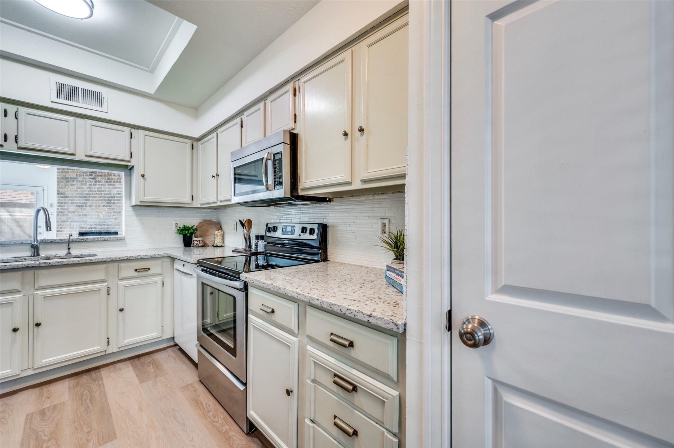 9910 Royal Lane 208