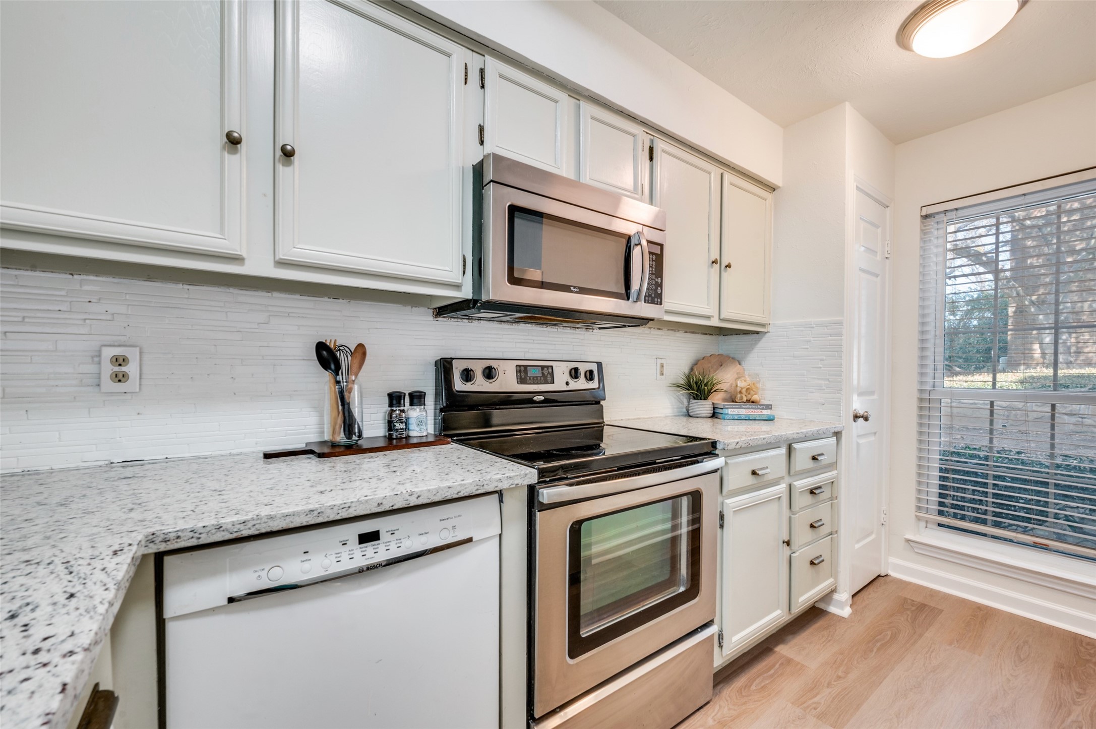 9910 Royal Lane 208