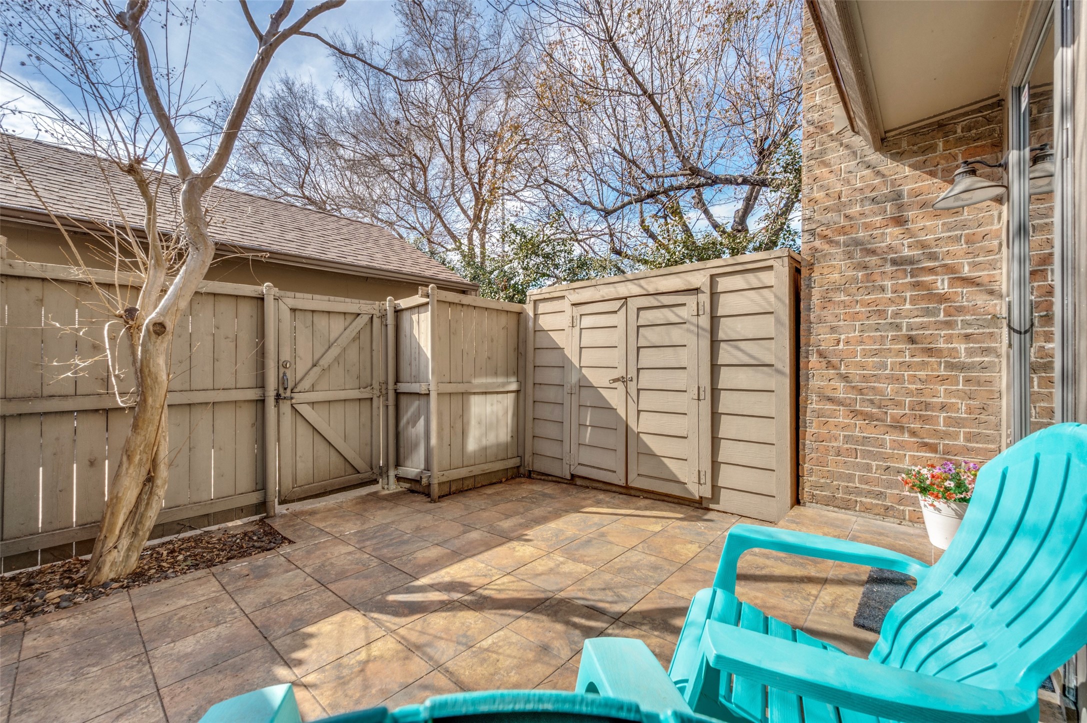 9910 Royal Lane 208
