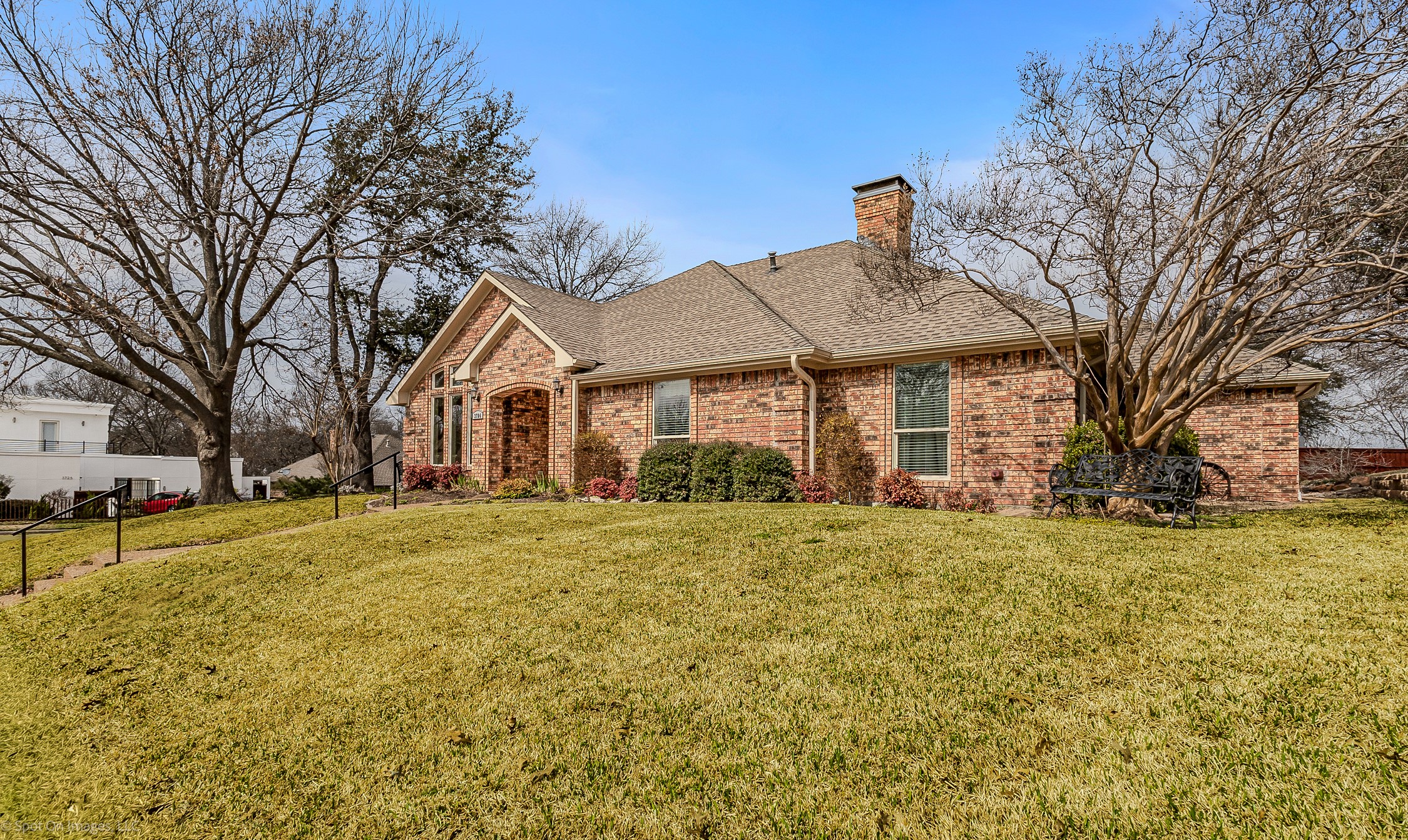 3704 Queenswood Place