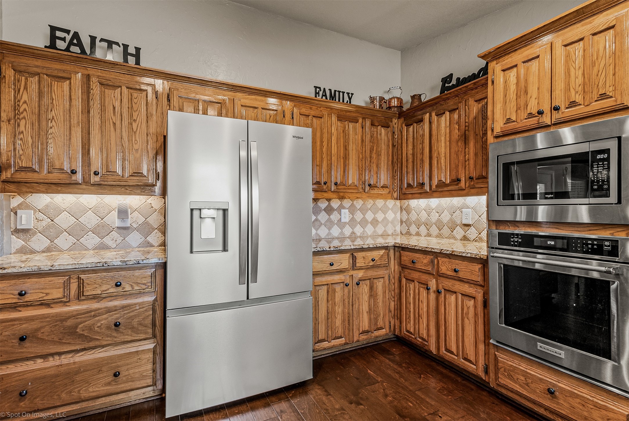 3704 Queenswood Place