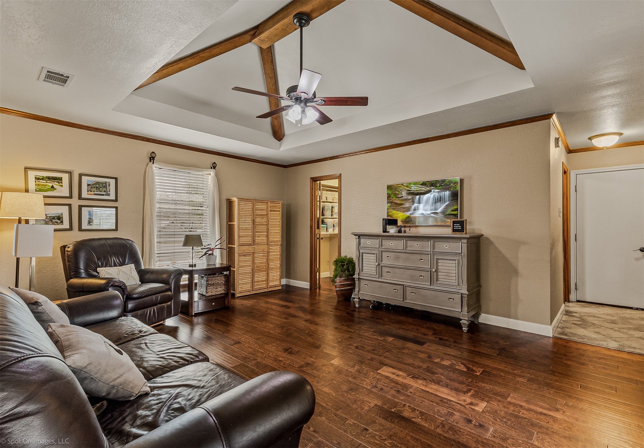 3704 Queenswood Place
