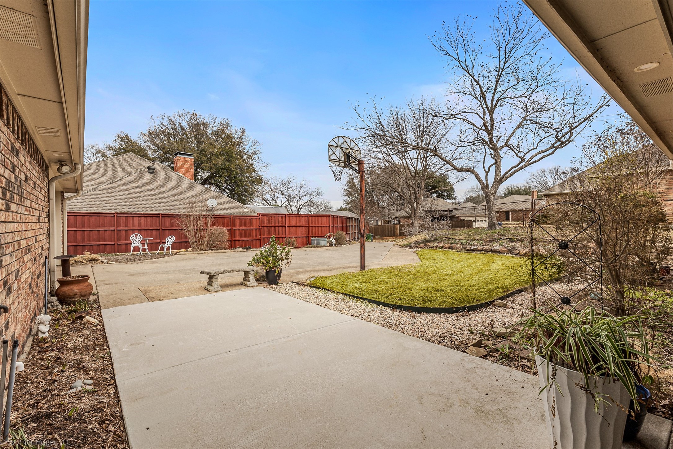 3704 Queenswood Place