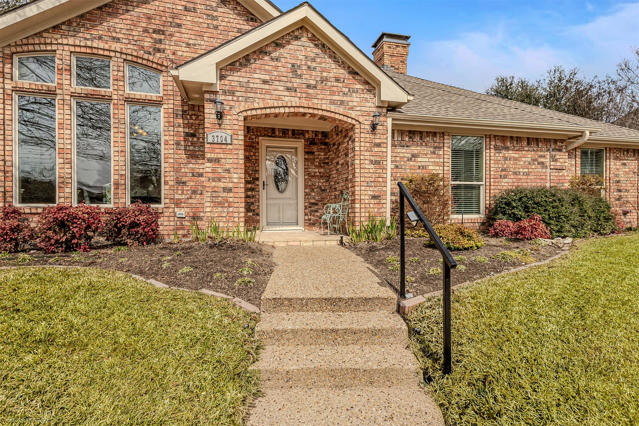 3704 Queenswood Place