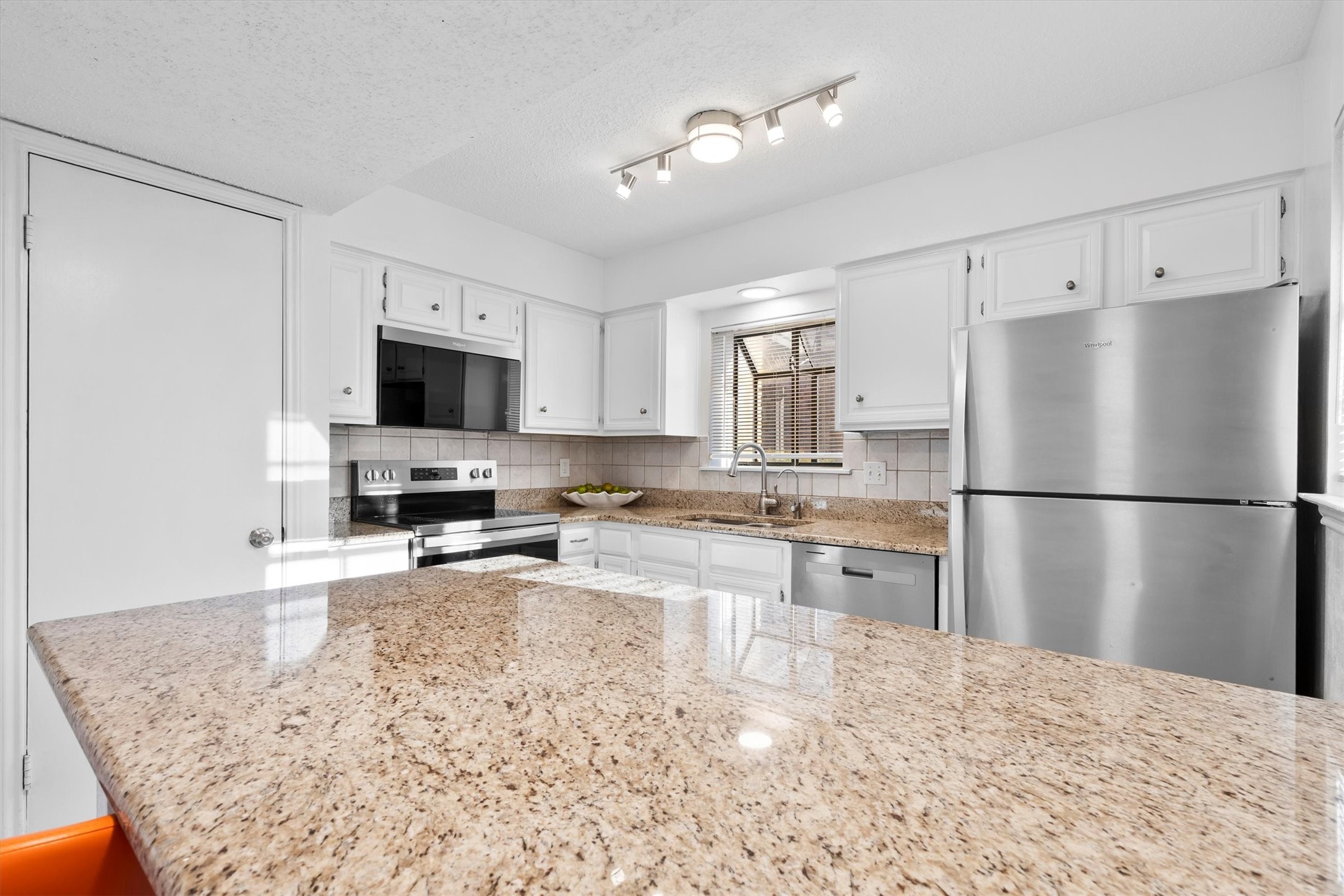 15221 Berry Trail 807