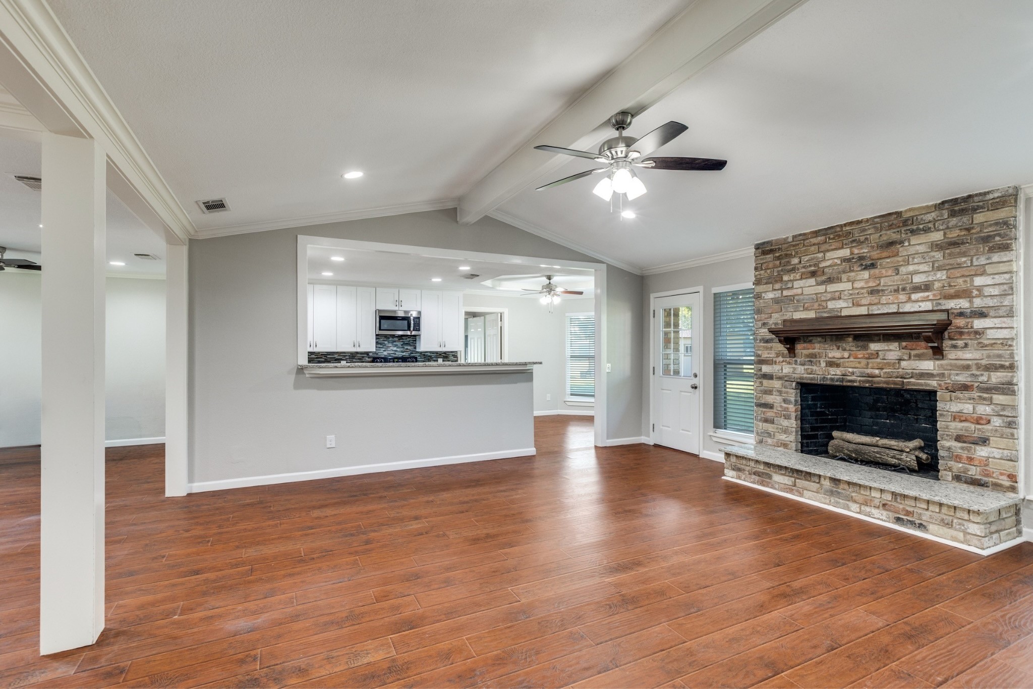 5404 Elisa Lane