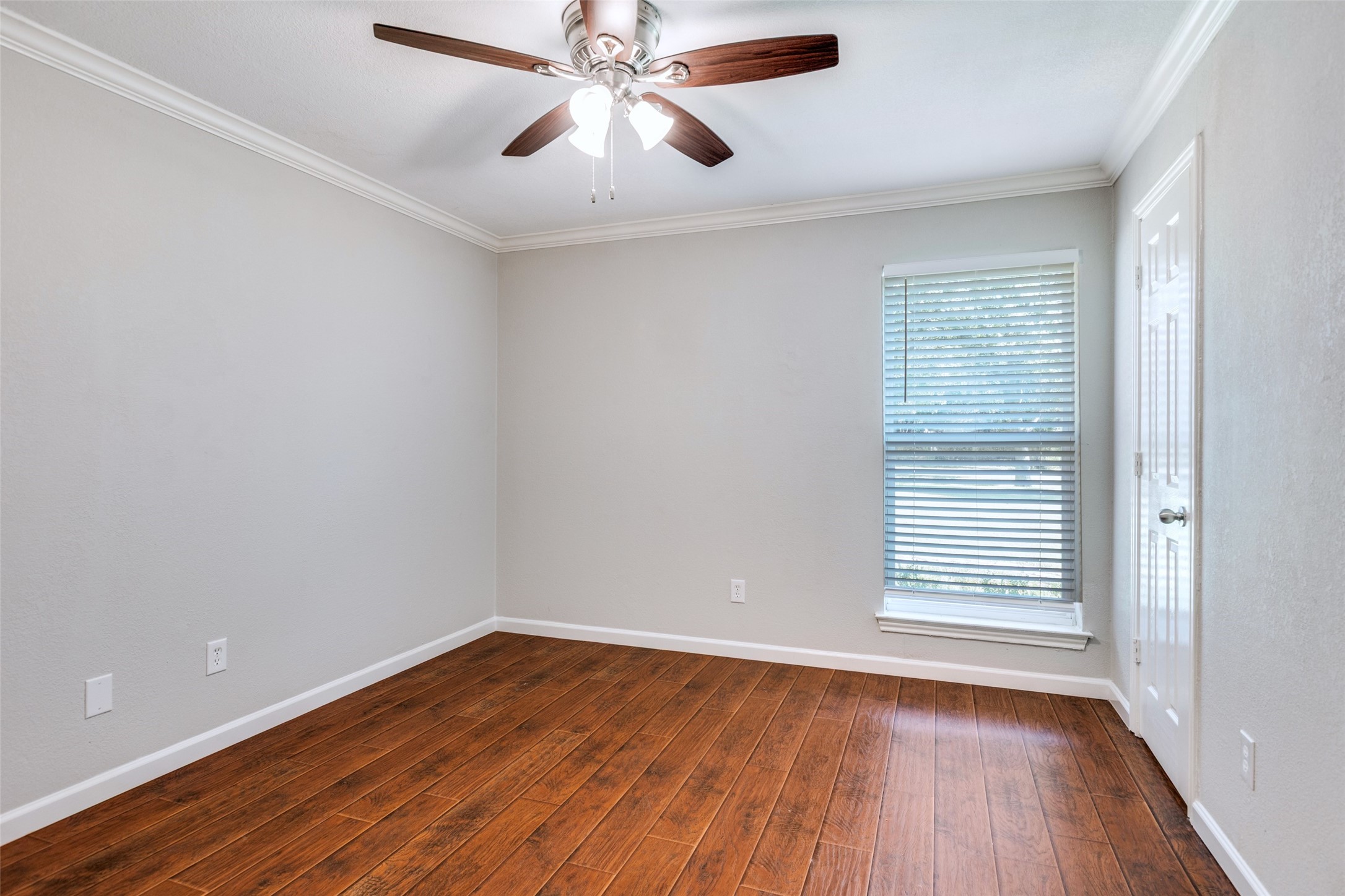 5404 Elisa Lane