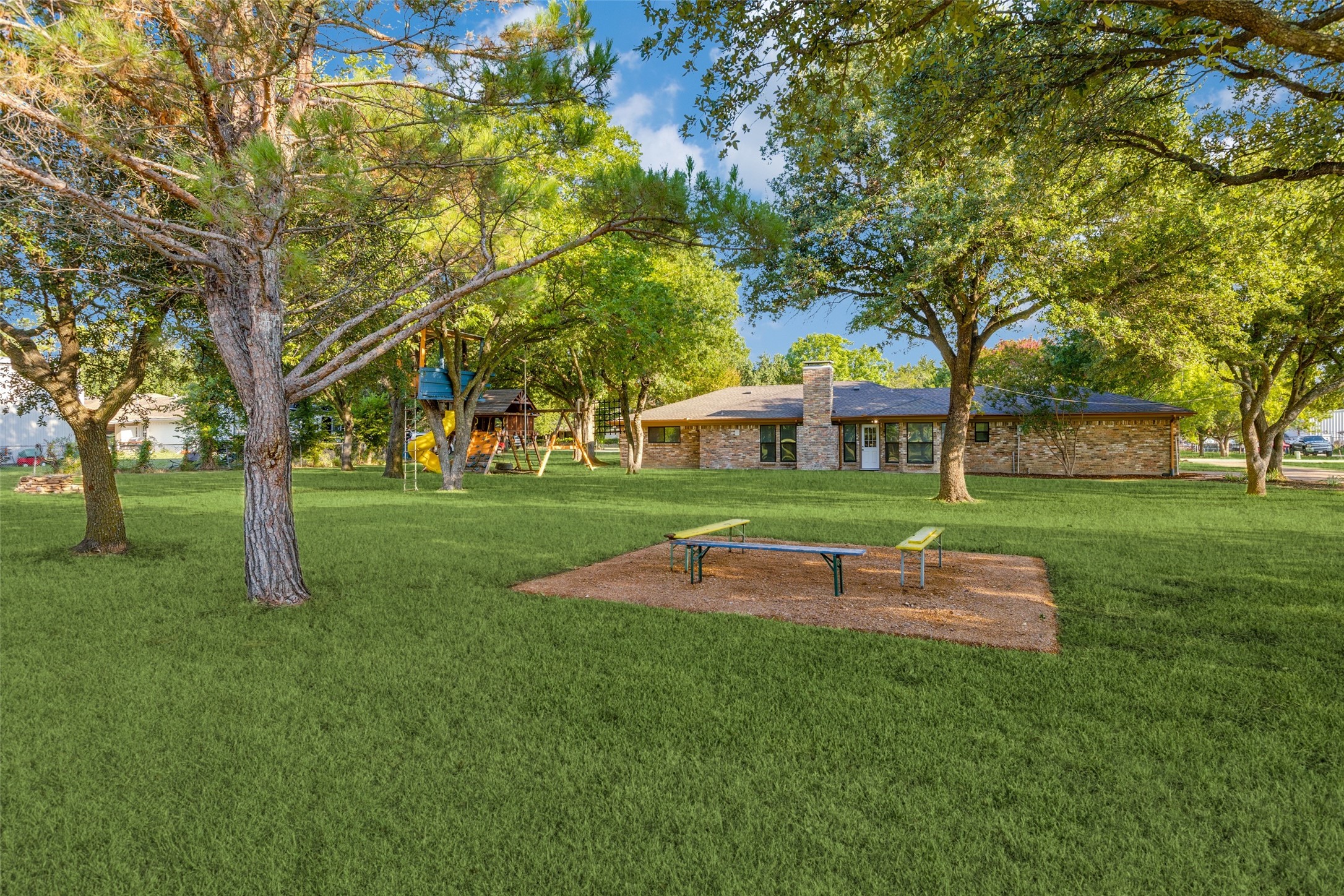 5404 Elisa Lane