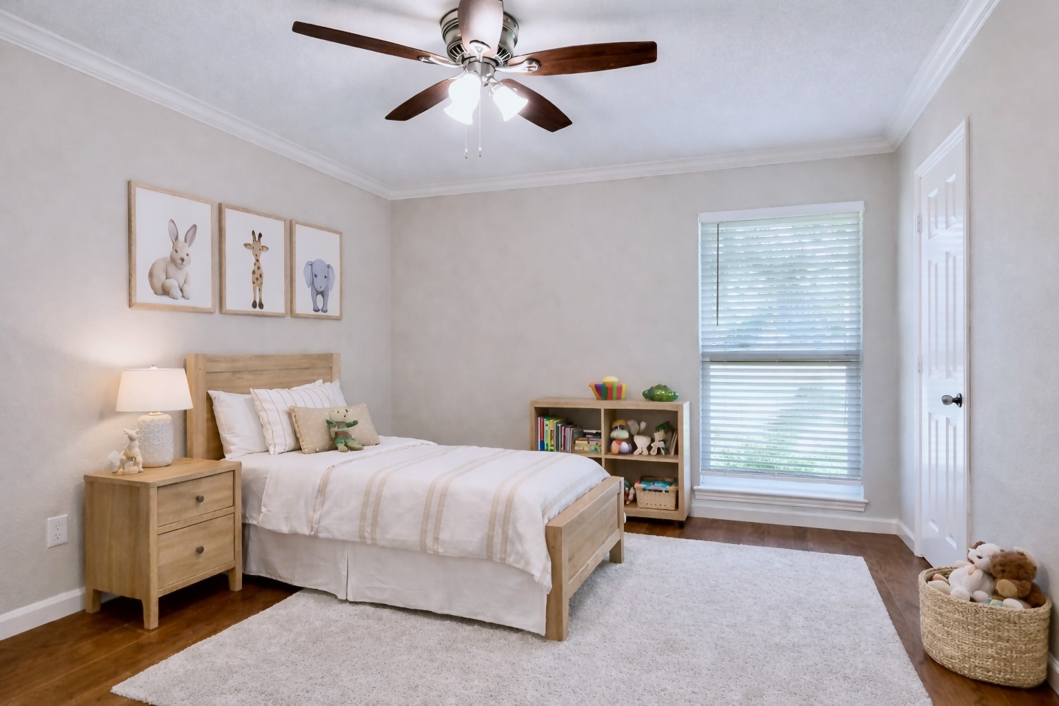 5404 Elisa Lane