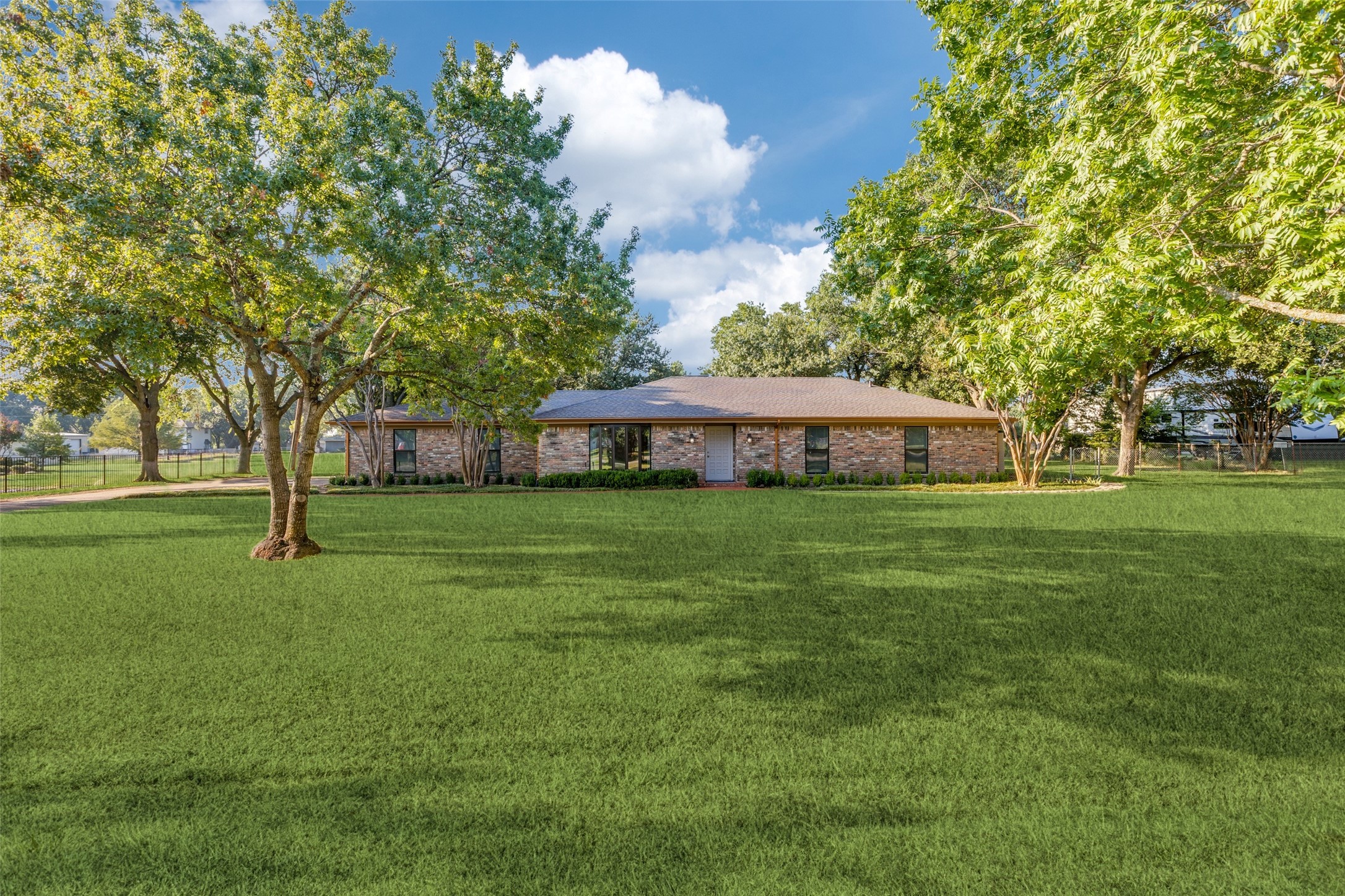5404 Elisa Lane