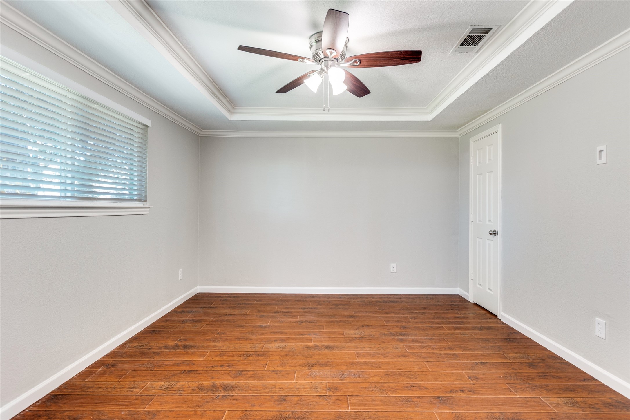 5404 Elisa Lane