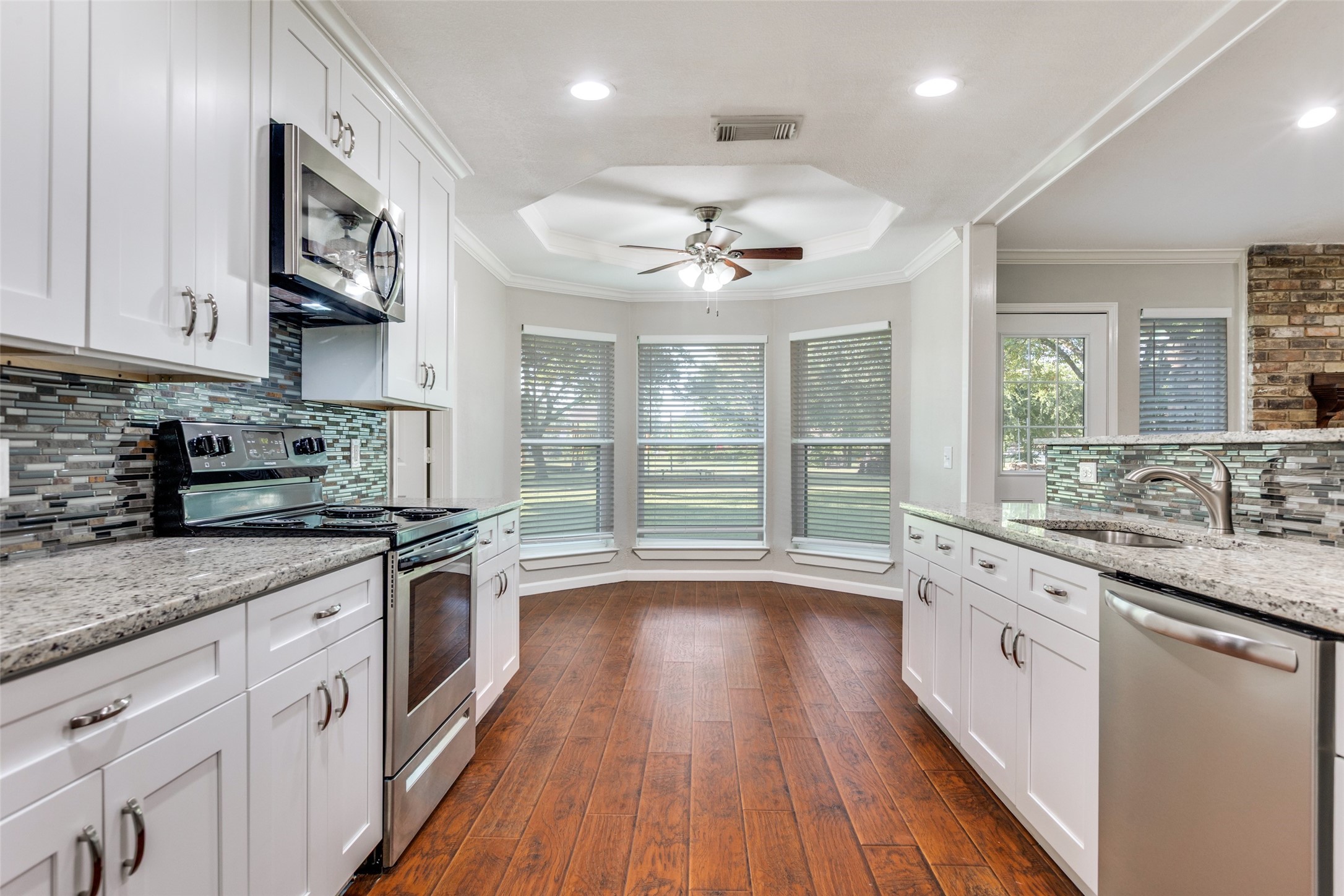 5404 Elisa Lane