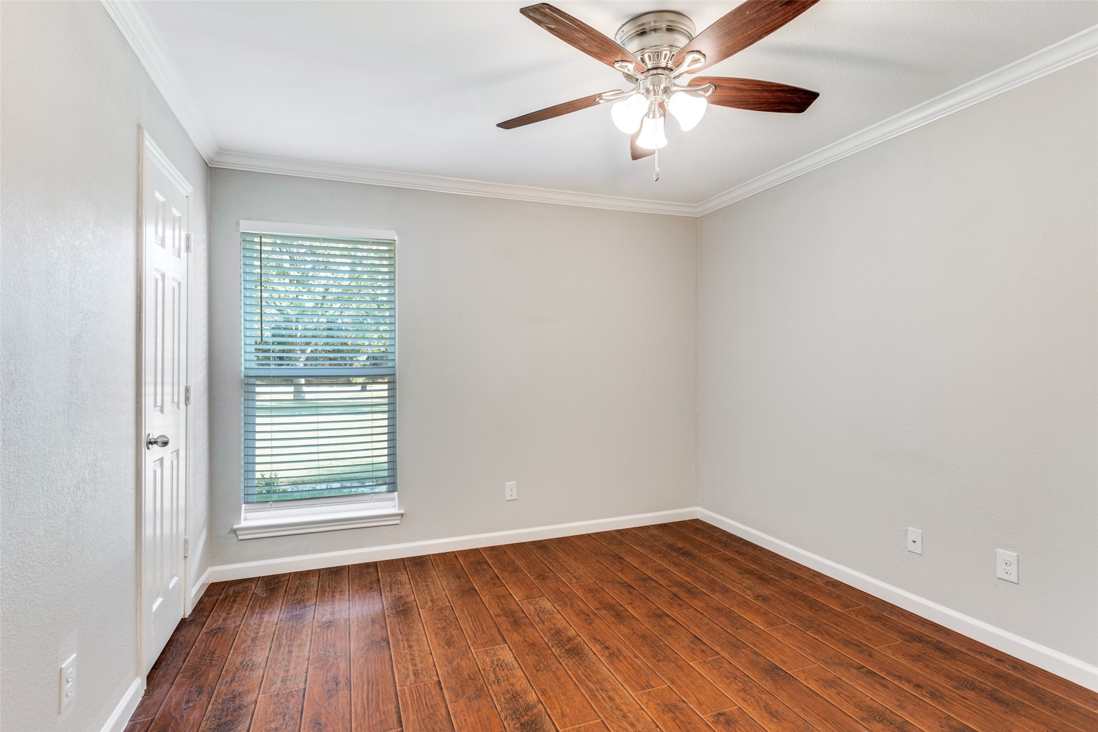 5404 Elisa Lane
