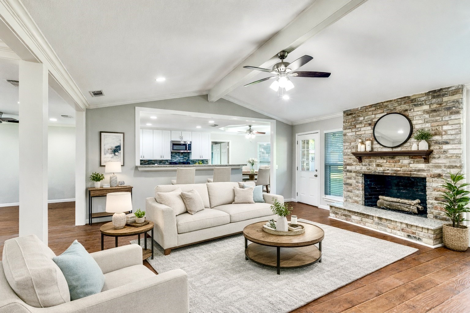 5404 Elisa Lane