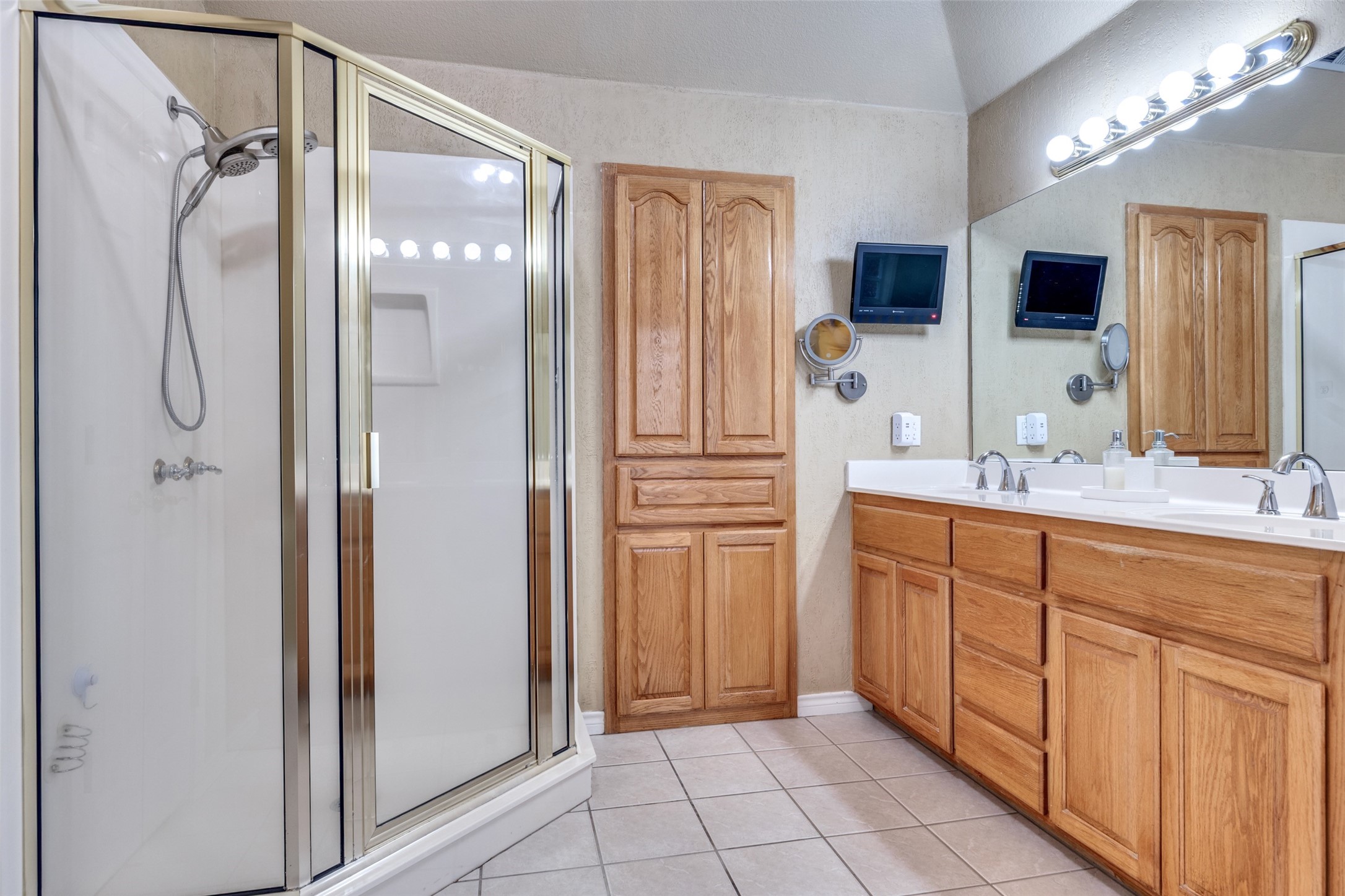 10461 Bradley Circle